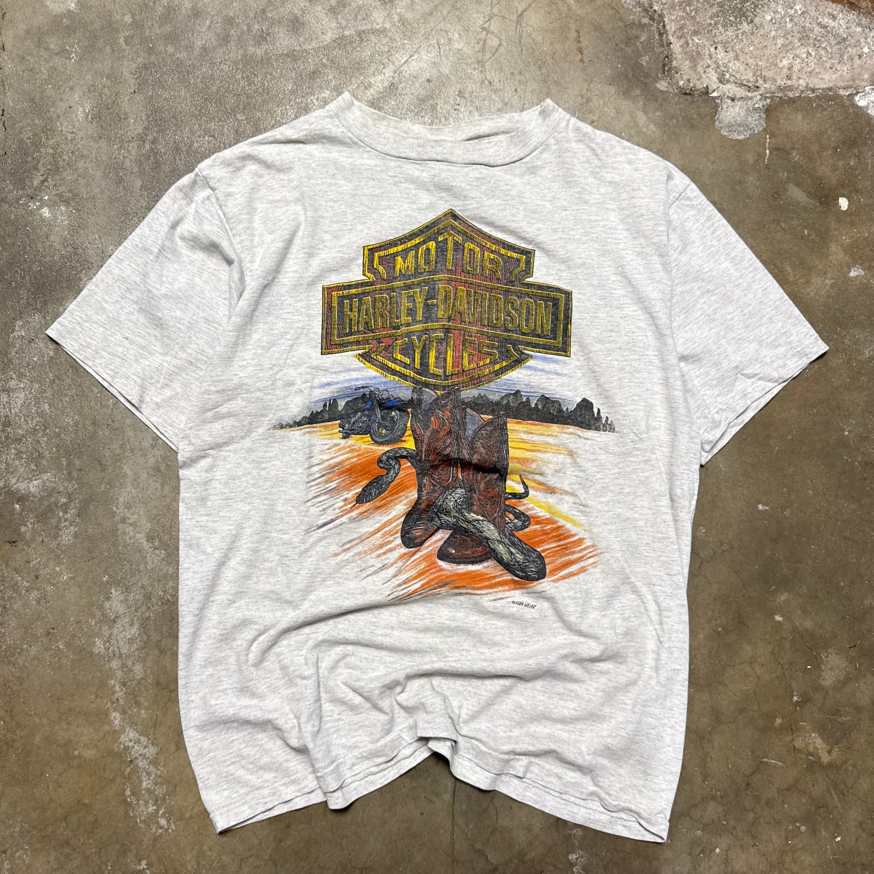 Size large - Vintage Harley Davidson Boots ‘ tee
