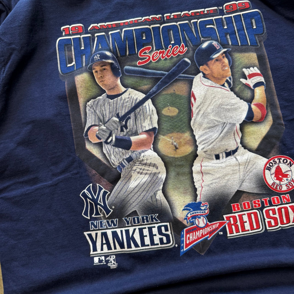 Size XL - Vintage 1999 Yankees vs Red sox series tee