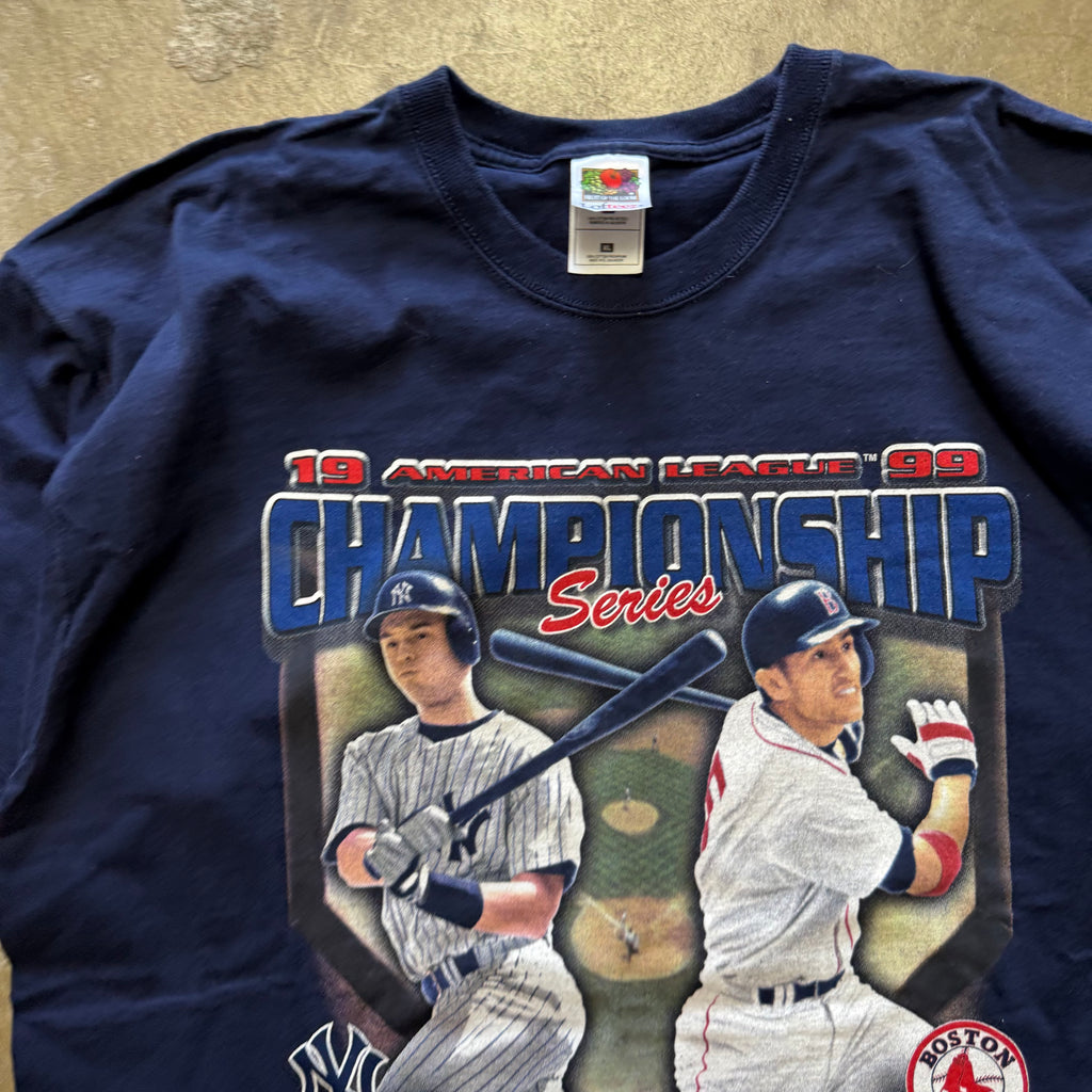 Size XL - Vintage 1999 Yankees vs Red sox series tee