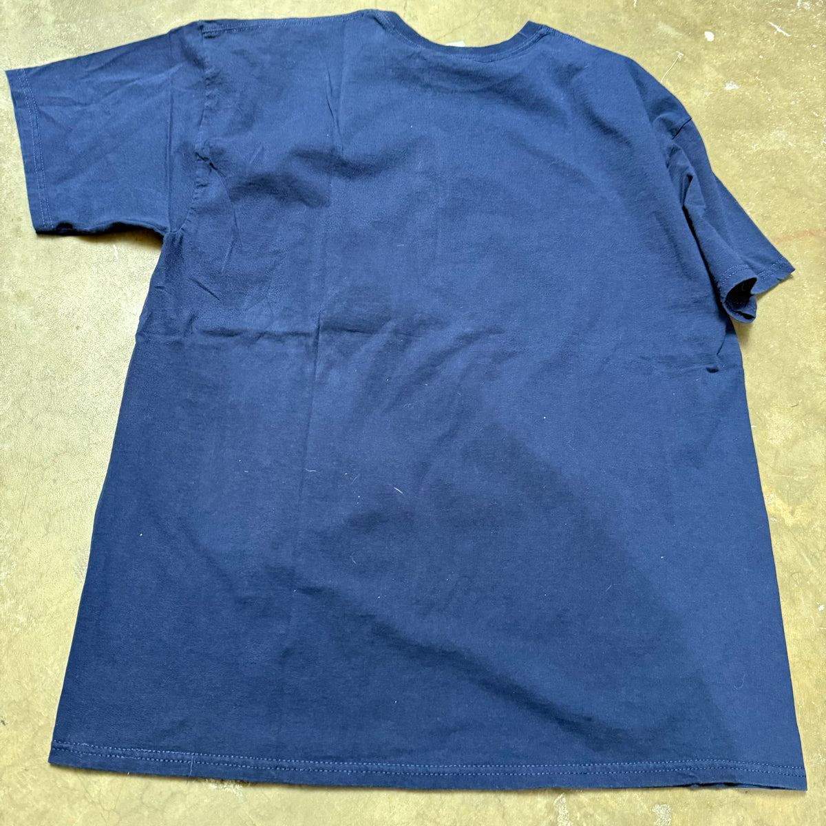 Size large - Vintage nature wolf eagle tee