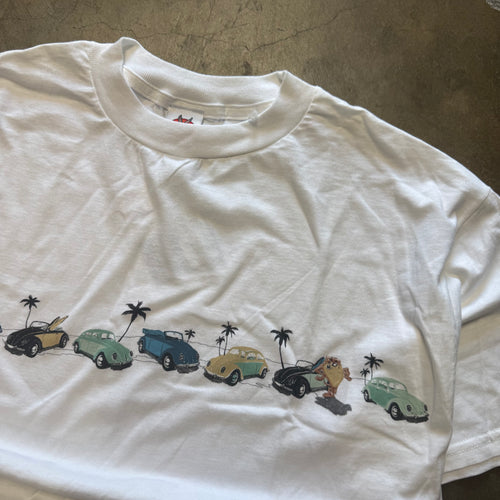 Size large - Vintage Looney Tunes Taz Beatle car Warner bros tee