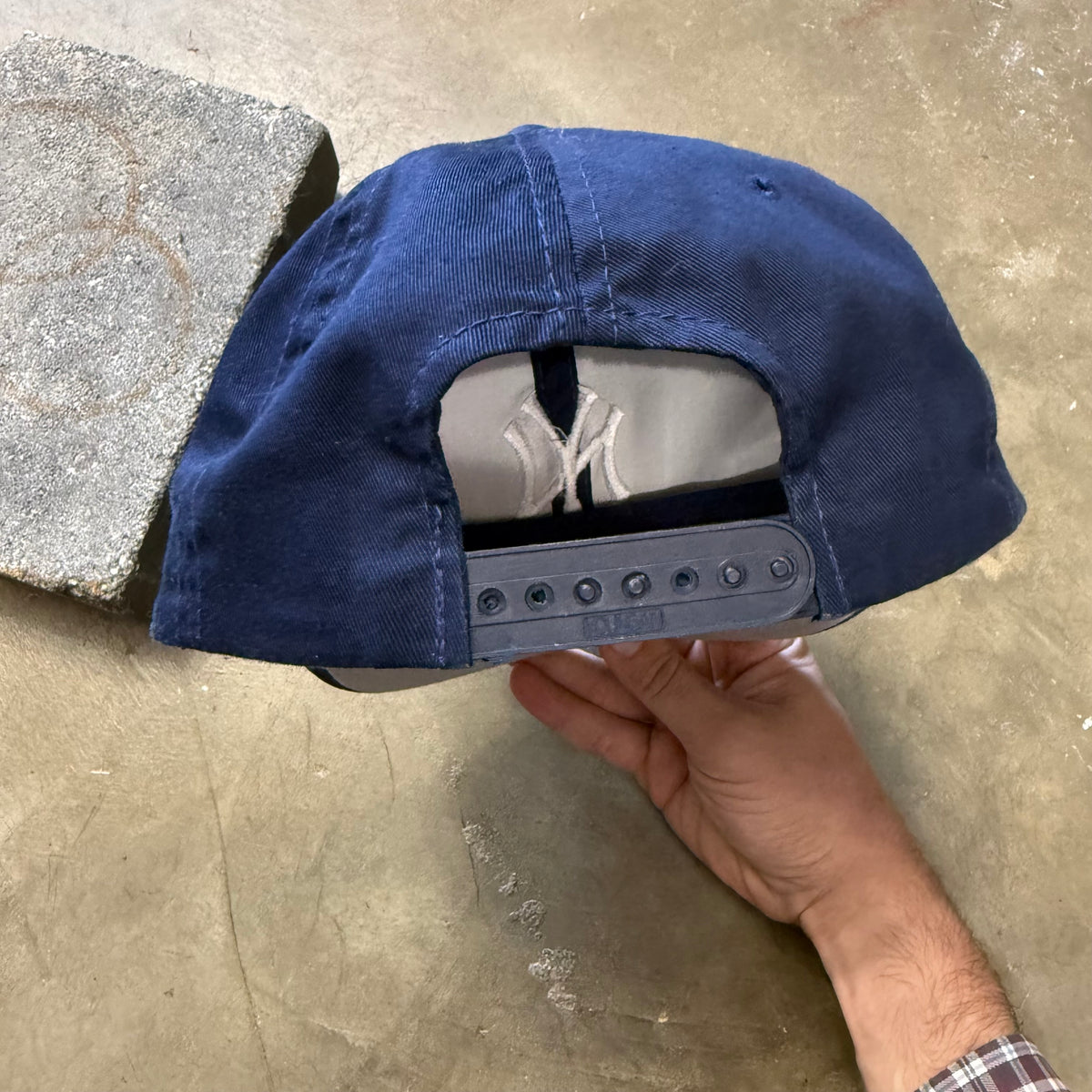 Vintage 90’s New York Yankees Cap - broken snaps