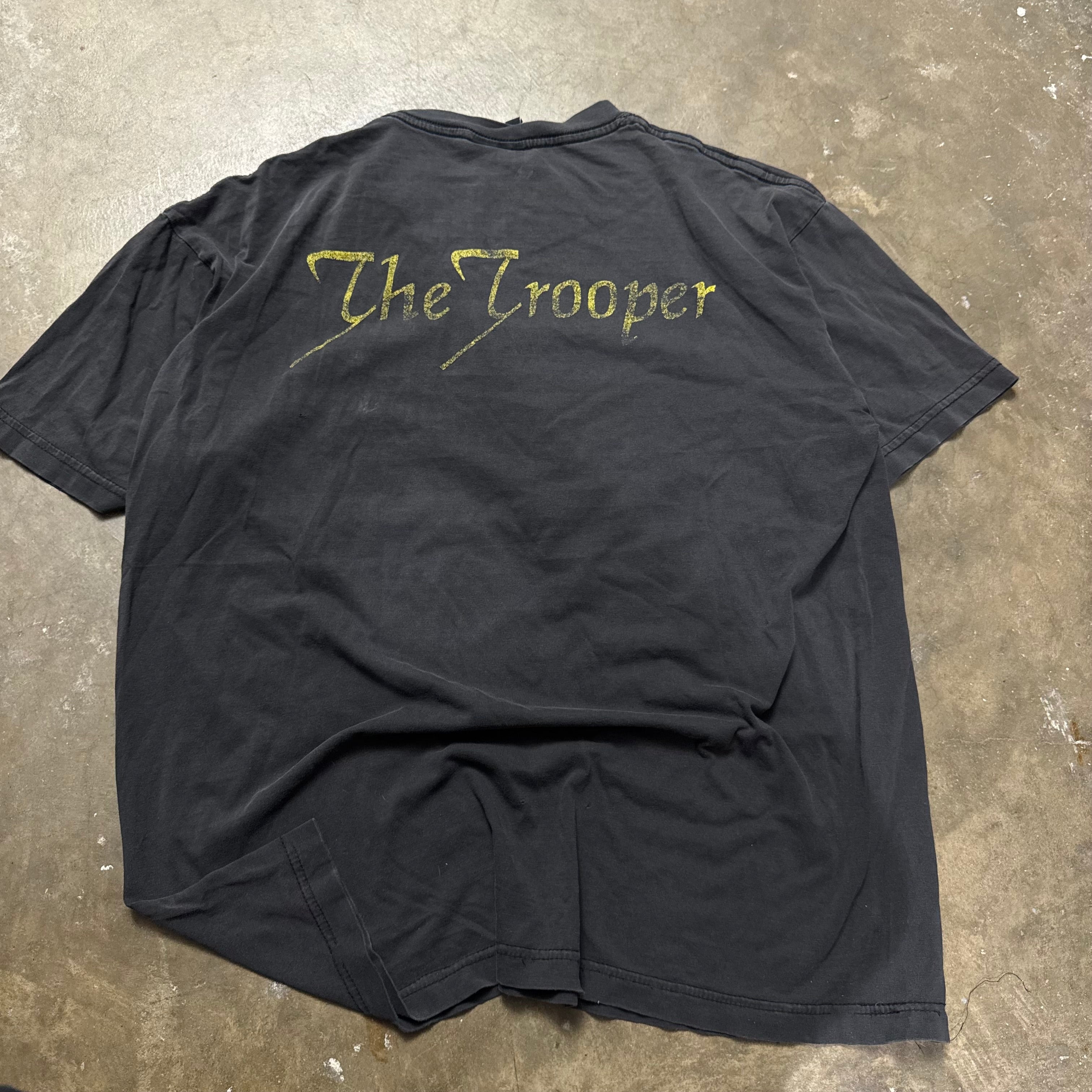 Size XL - Vintage 2001 Iron Maiden The Trooper tee