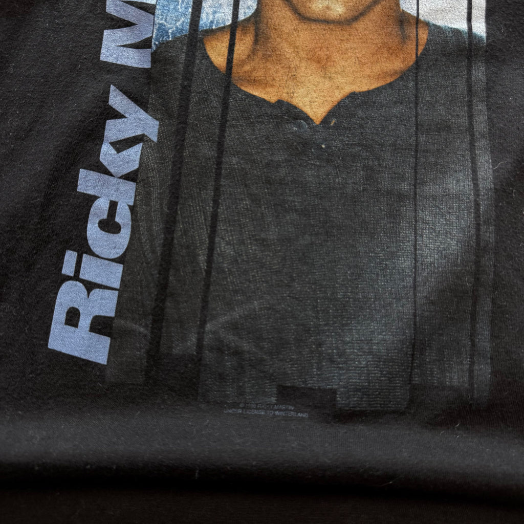 size medium - Vintage 1999 Ricky Martin tee