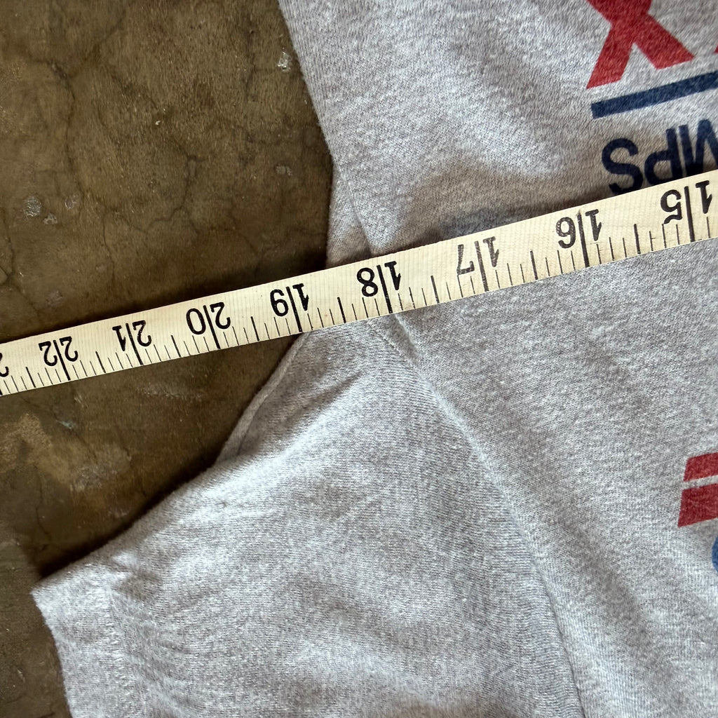Size large - Vintage 1986 Super Bowl XX bears vs patriots tee
