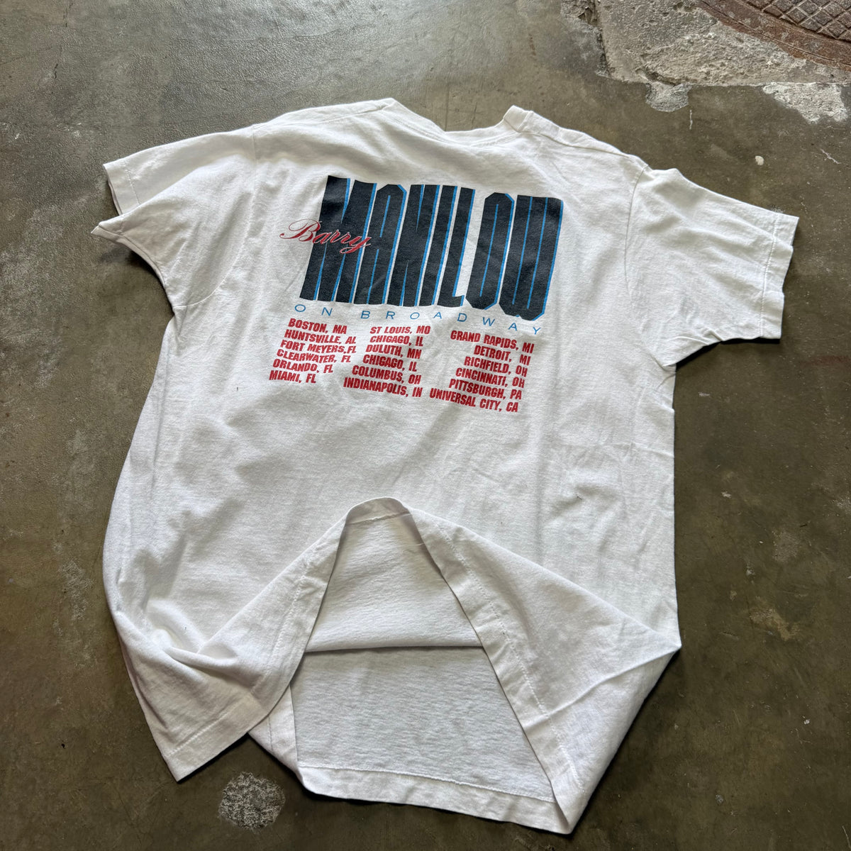 Size XL - Vintage 1989 Bart Manilow on Broadway tee