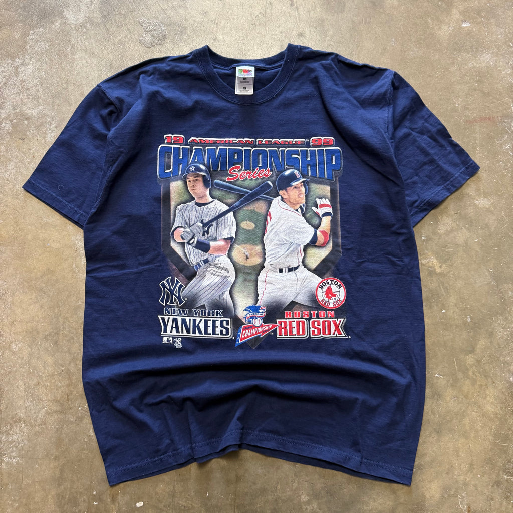 Size XL - Vintage 1999 Yankees vs Red sox series tee