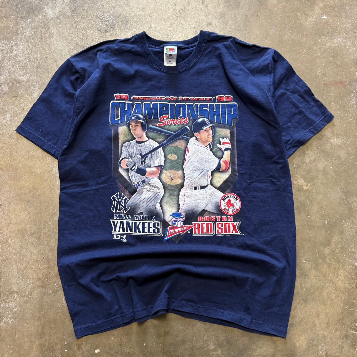 Size XL - Vintage 1999 Yankees vs Red sox series tee
