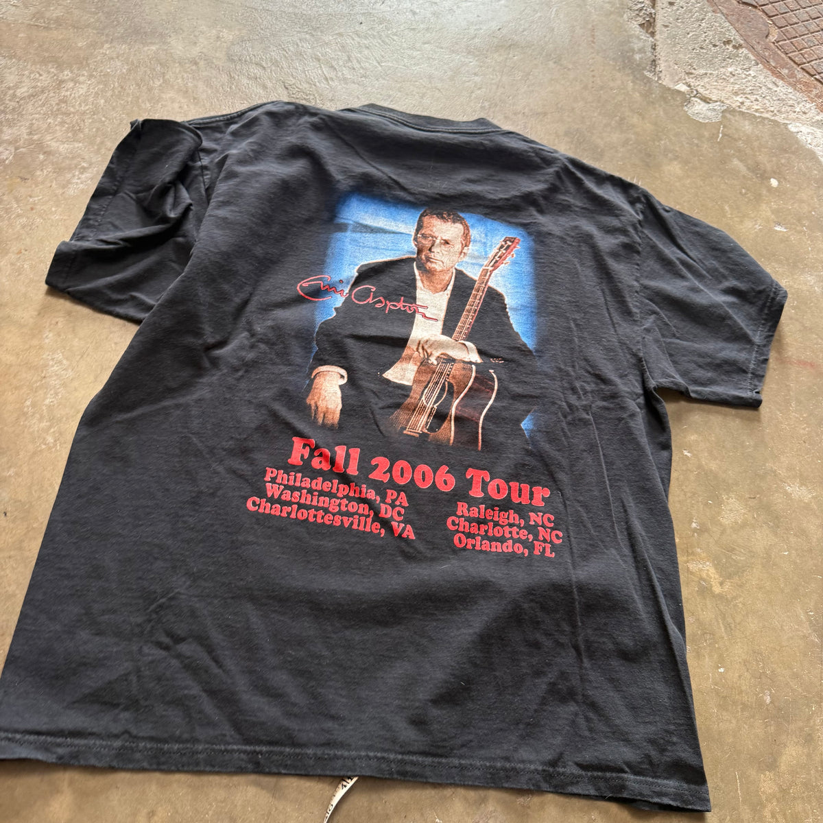 Size XL - Vintage 2006 Eric Clapton Fall Tour Tee