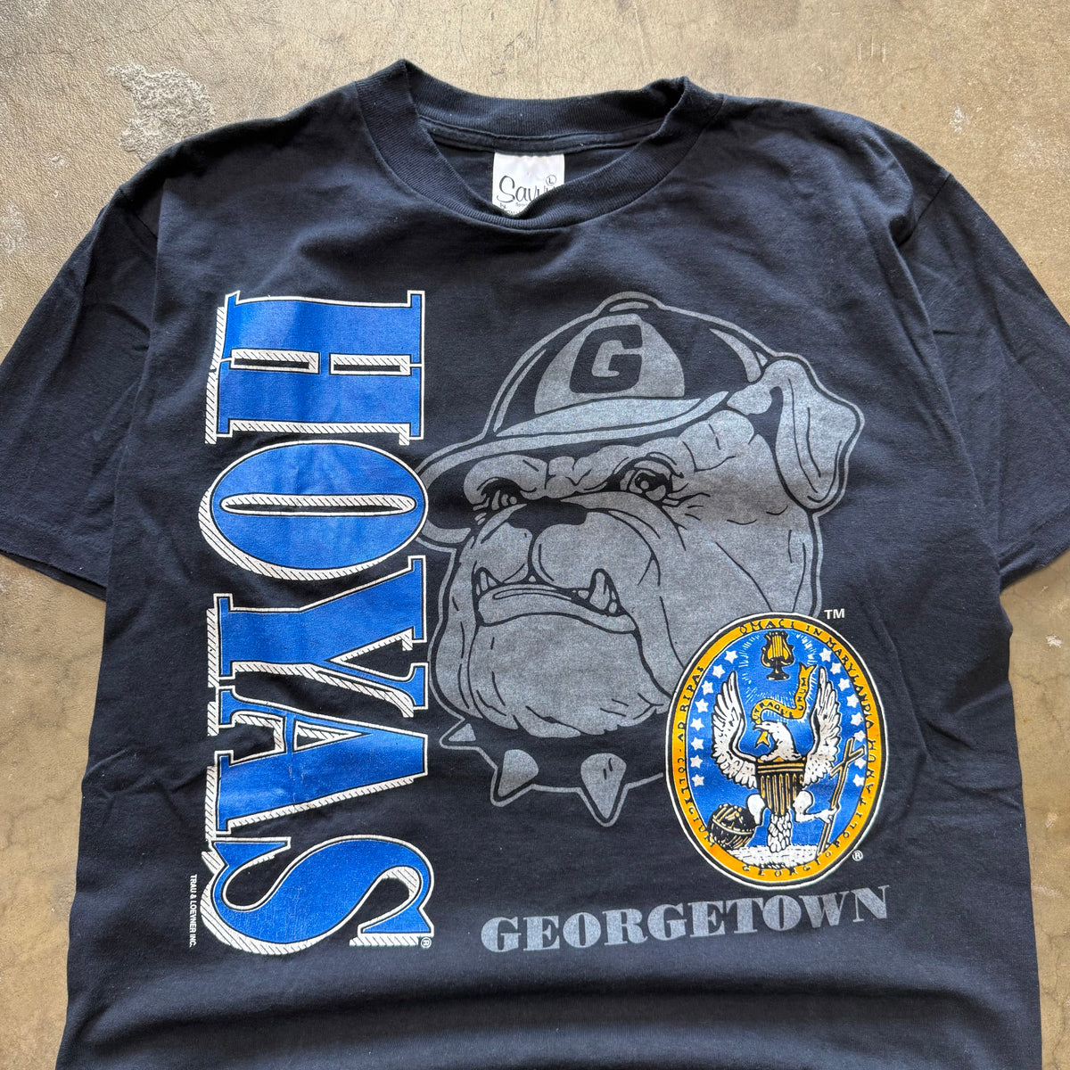Size large - Vintage Georgetown Hoyas Bulldog College Tee