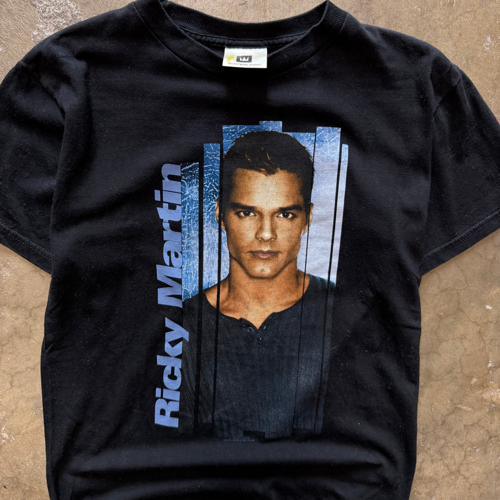 size medium - Vintage 1999 Ricky Martin tee