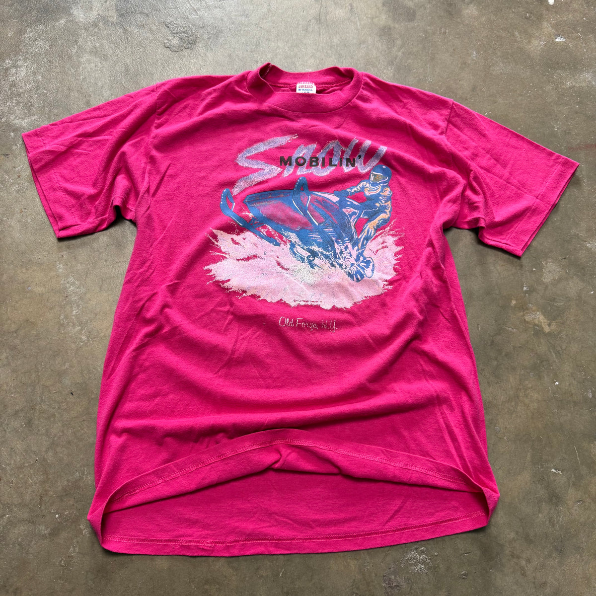 Size medium - Vintage 90’s Snow Mobilin’ Tee