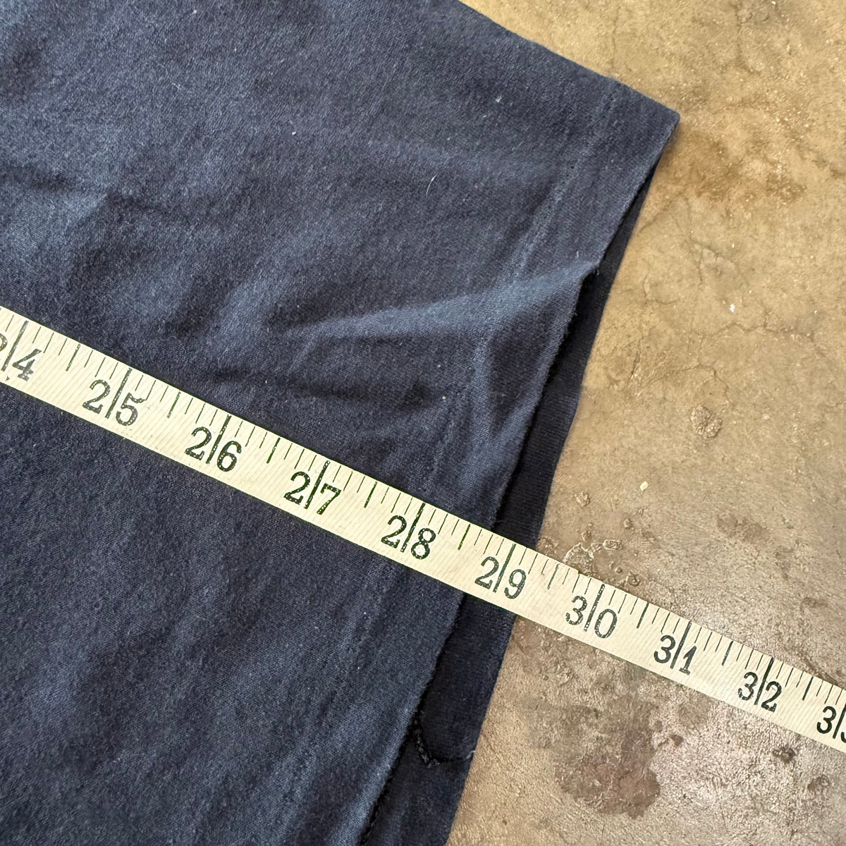 Size large - Vintage Georgetown Hoyas Bulldog College Tee