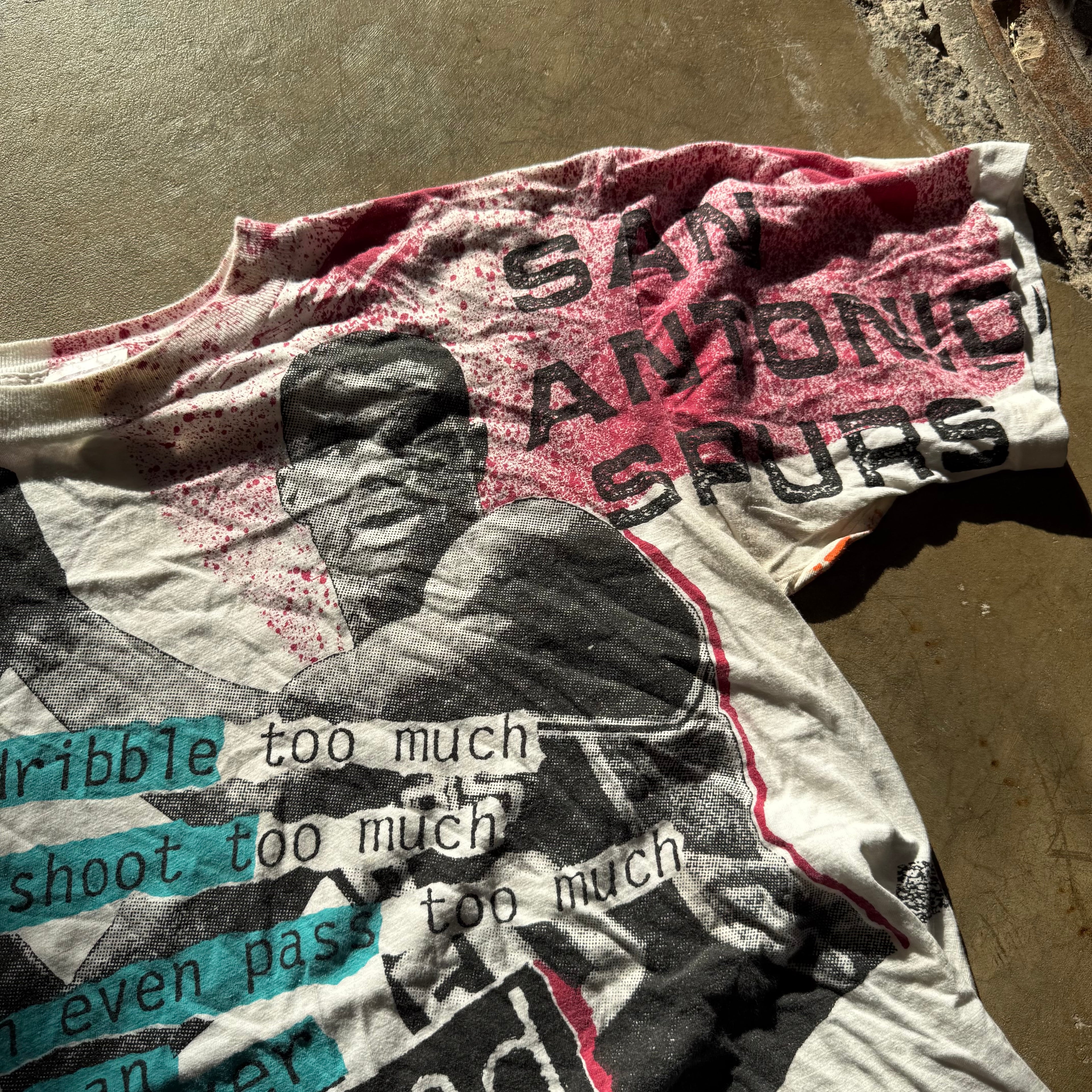 Size XL - Vintage ‘ San Antonio Spurs David Robinson ‘ The General ‘ Magic Johnson t’s ‘ tee