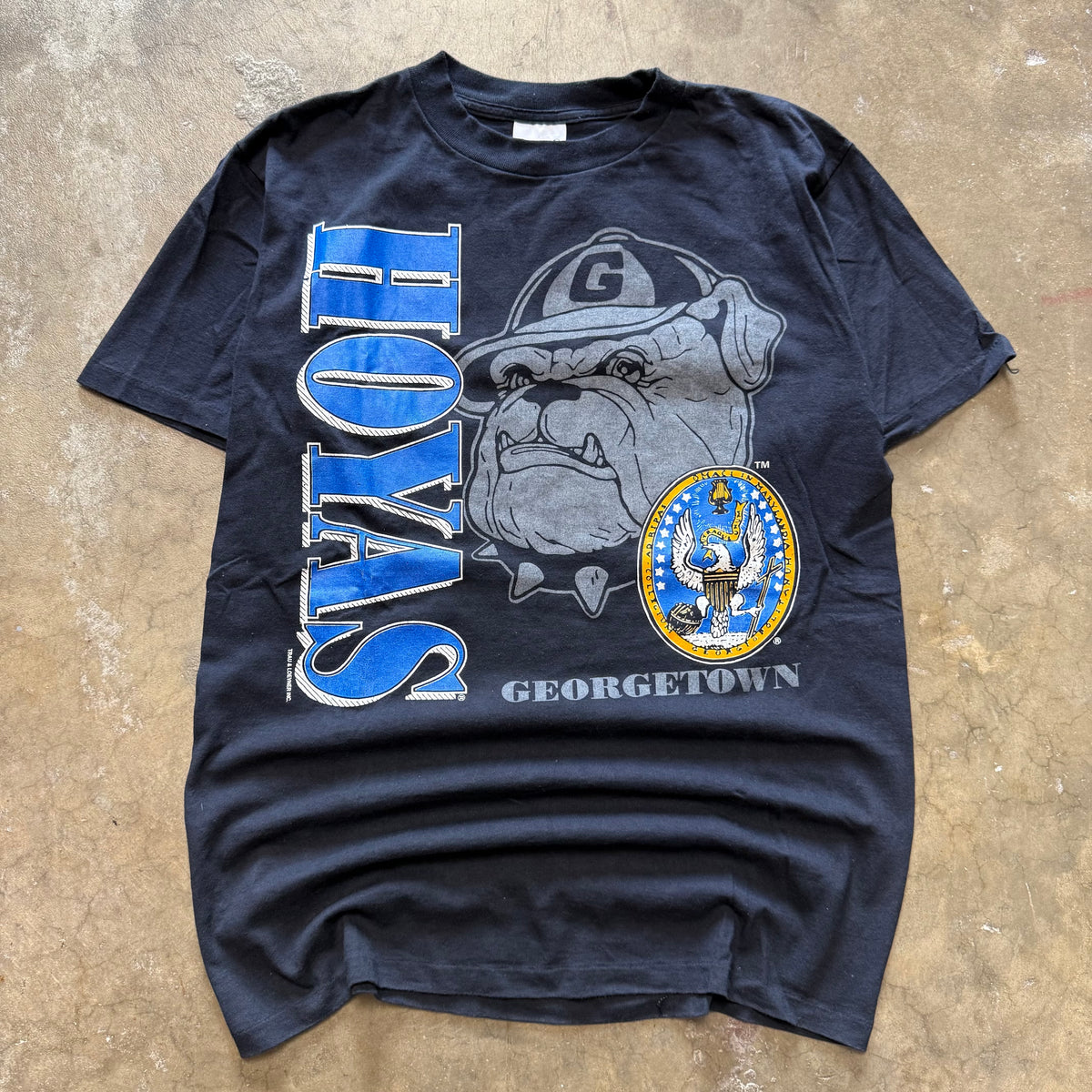 Size large - Vintage Georgetown Hoyas Bulldog College Tee