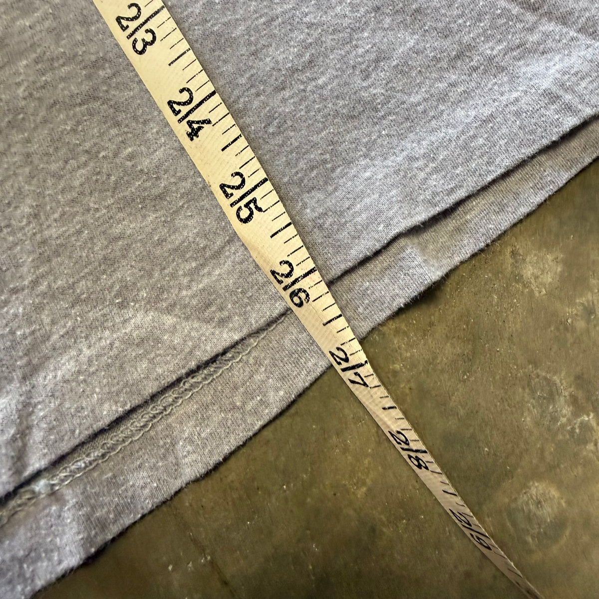 Size large - Vintage 1985 Topping out Heron Tower tee