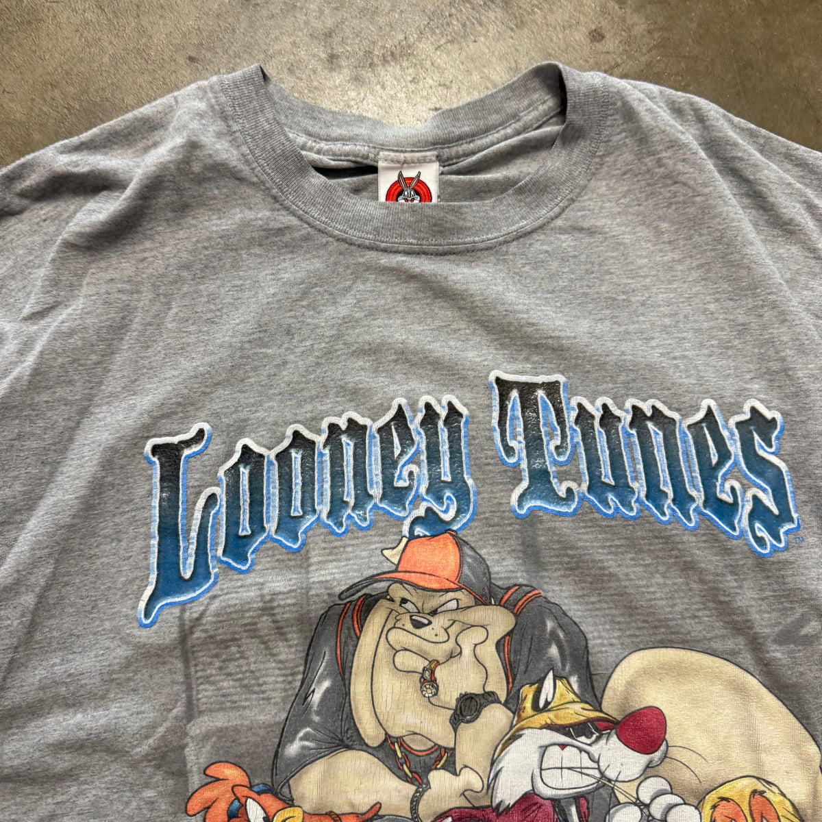 Size XL - Vintage Looney Tunes tee