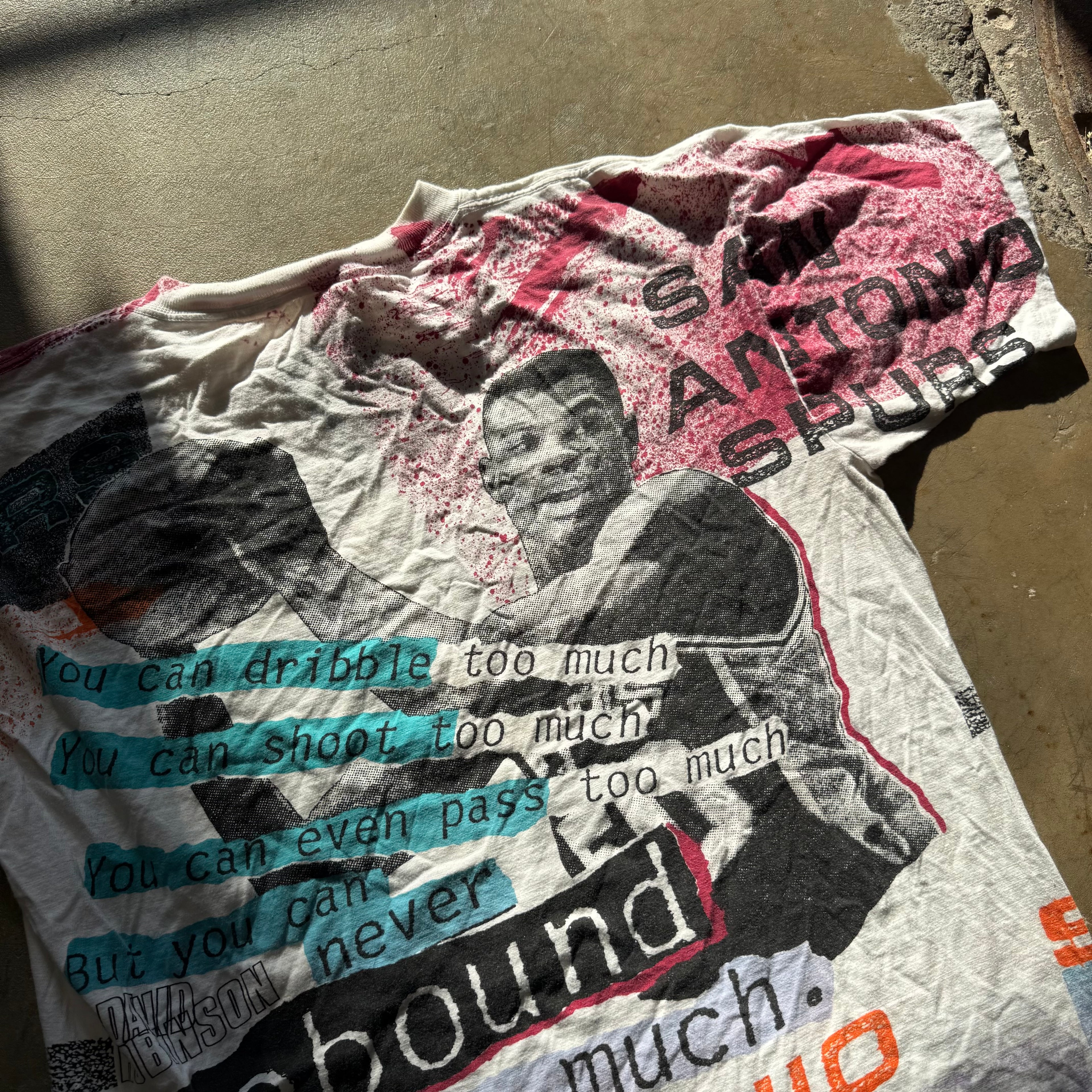 Size XL - Vintage ‘ San Antonio Spurs David Robinson ‘ The General ‘ Magic Johnson t’s ‘ tee