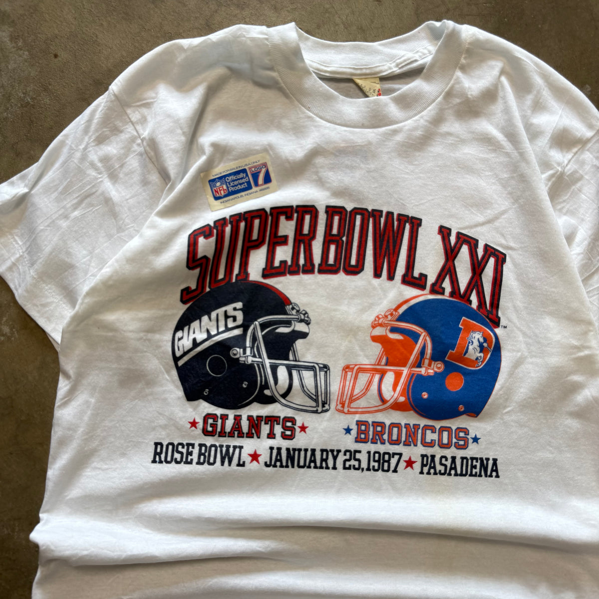 Size XL - Vintage 1987 Giants Broncos SuperBowl XXI Rose Bowl tee NEW!