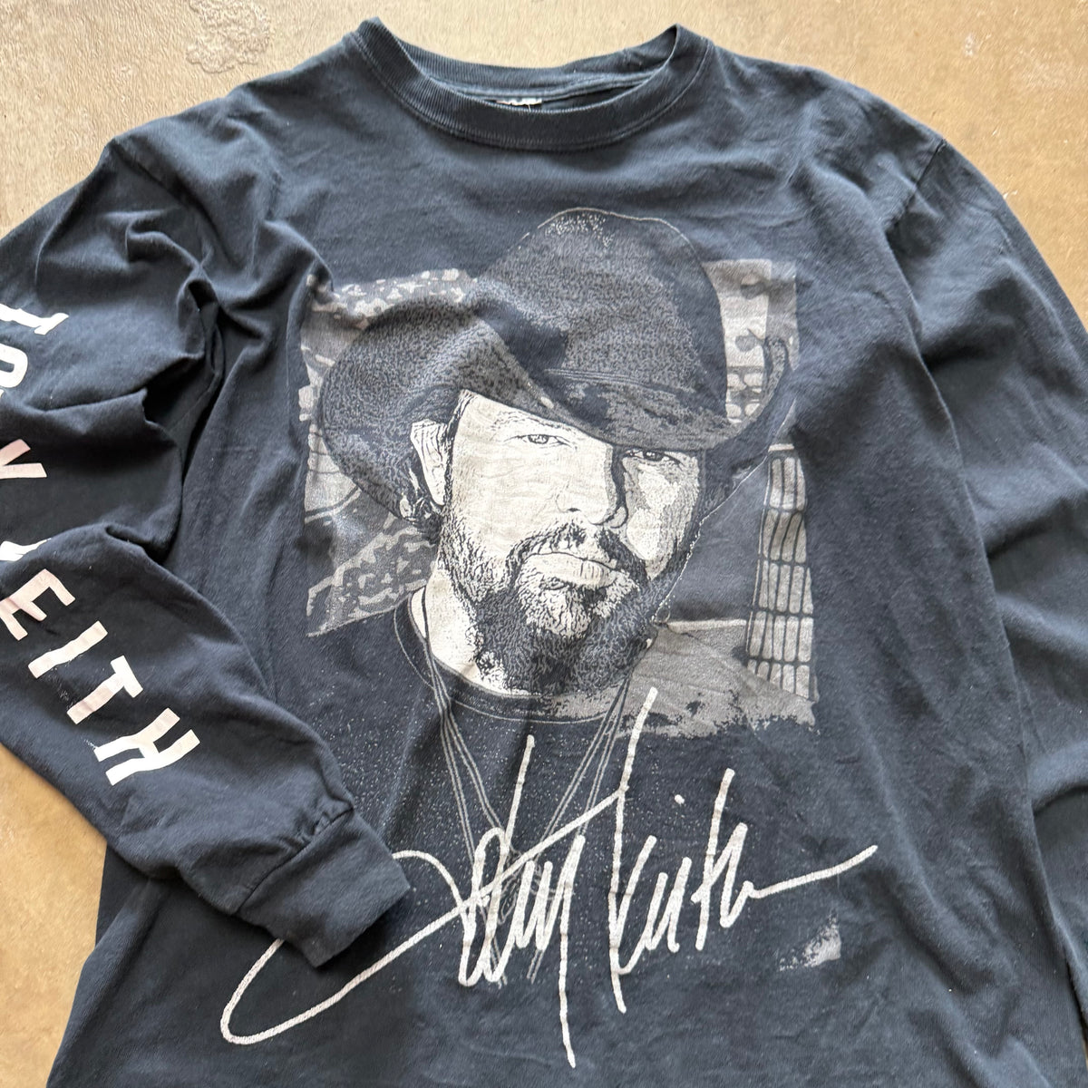 Size medium - Vintage Toby Keith band tee