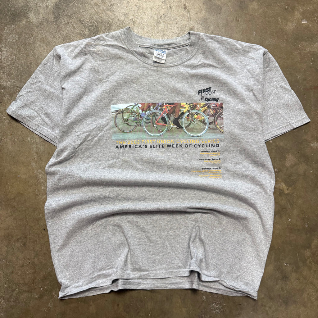 Size XL - Vintage 2002 First Union Cycling Series Bike tee