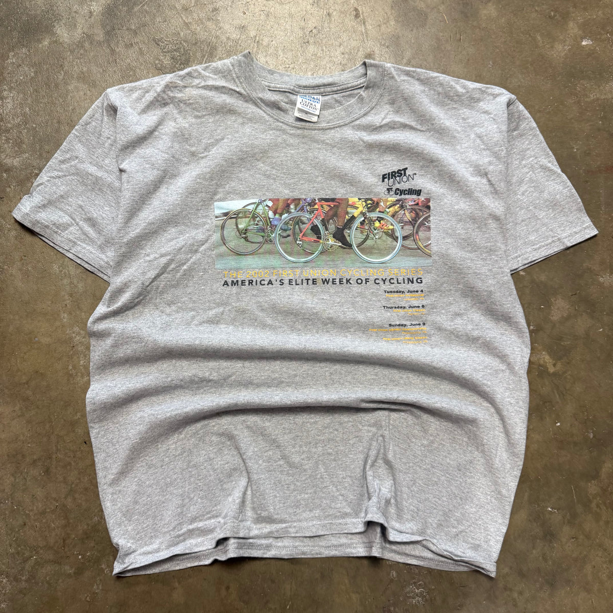 Size XL - Vintage 2002 First Union Cycling Series Bike tee