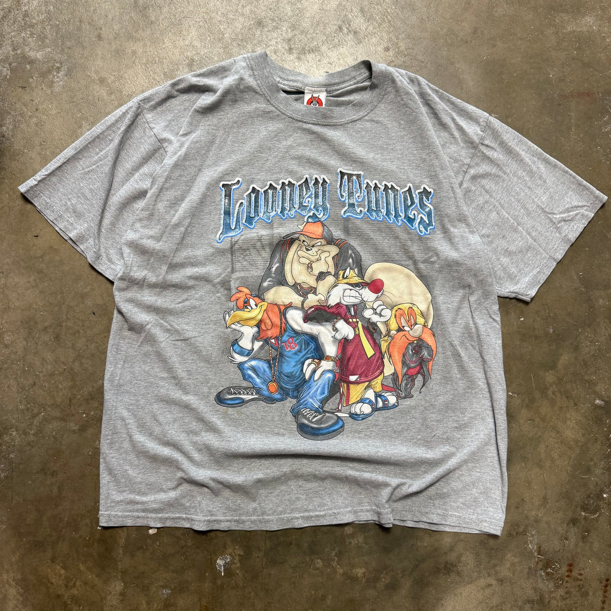Size XL - Vintage Looney Tunes tee