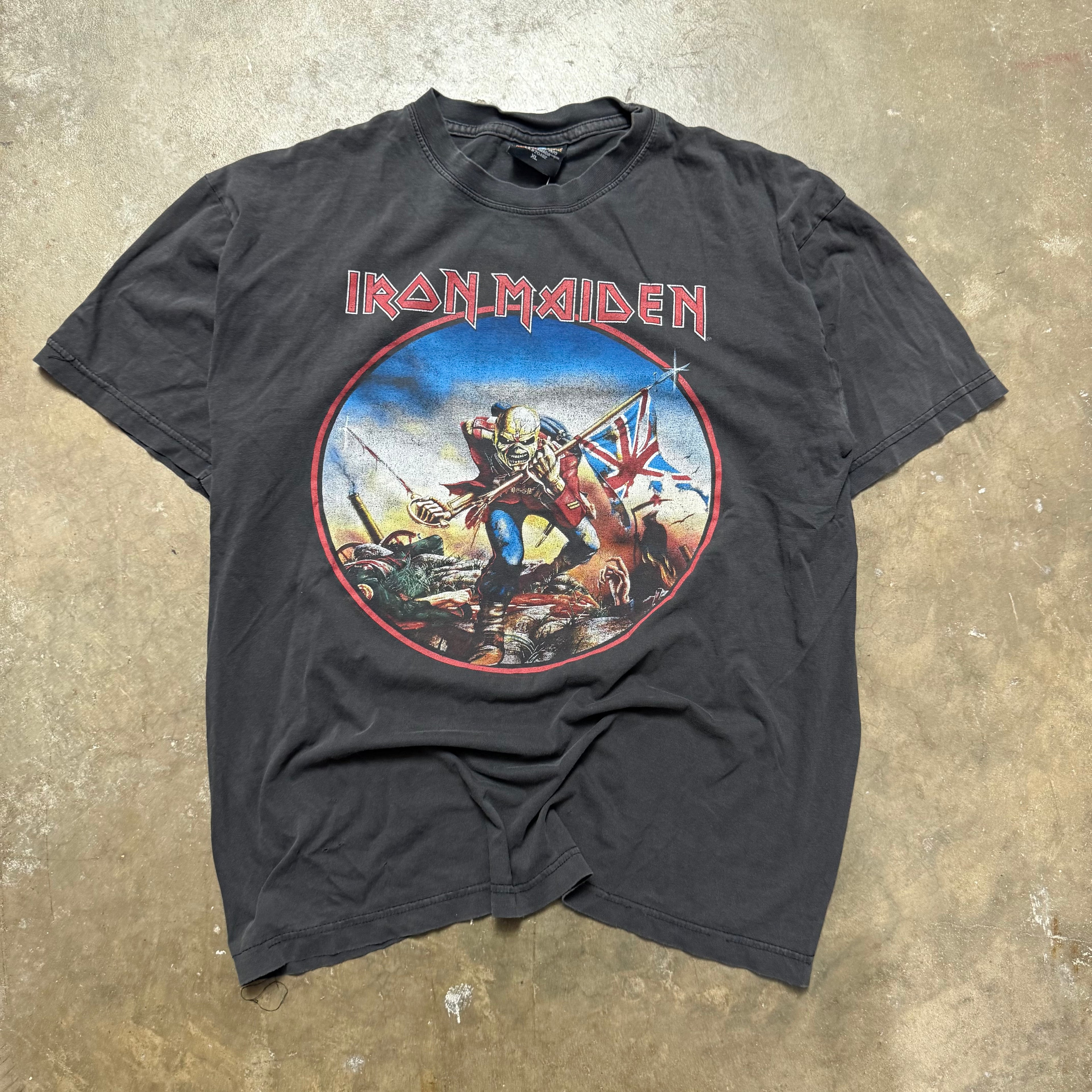 Size XL - Vintage 2001 Iron Maiden The Trooper tee