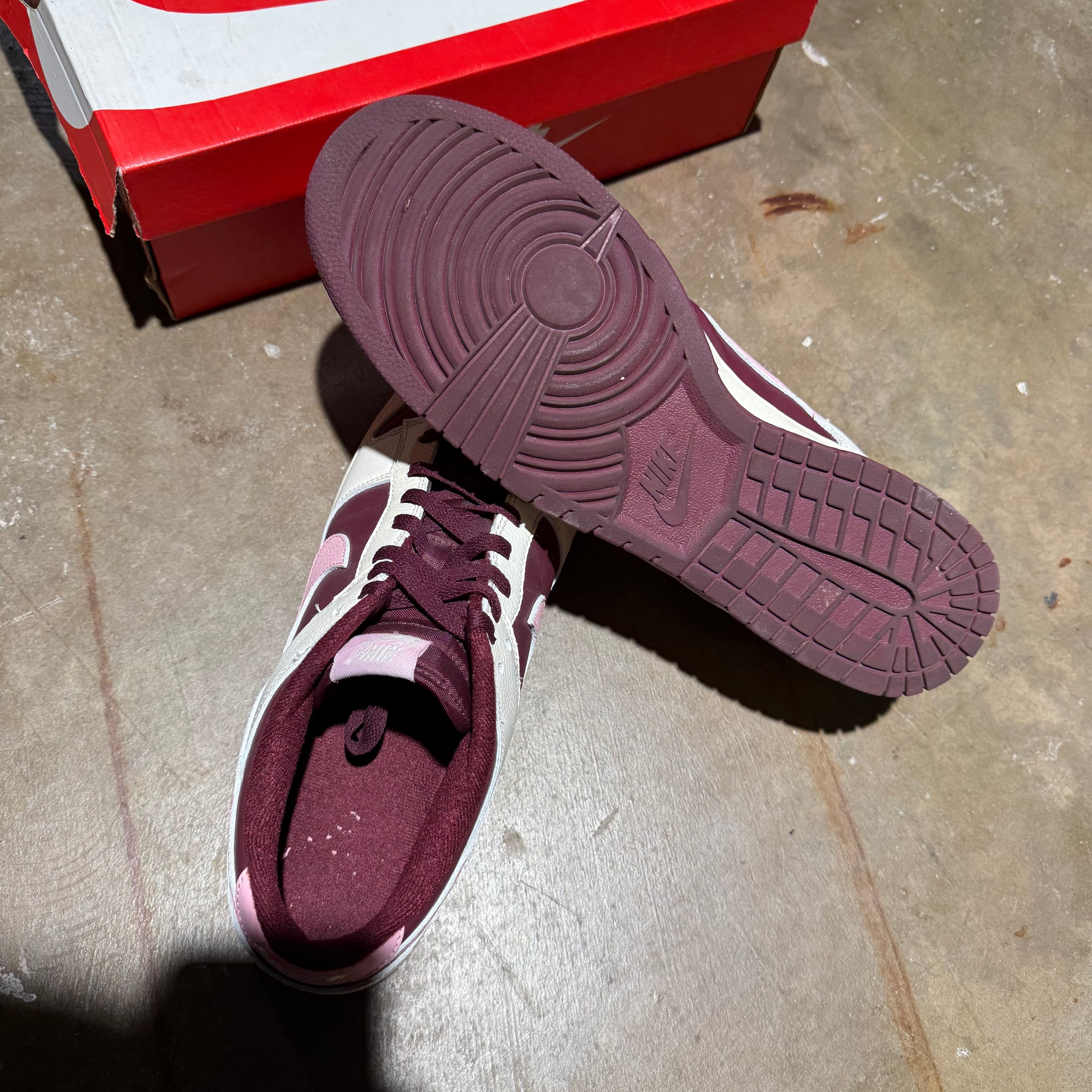 size 14 - Dunk Low prm ' Valentines Day 2023 '
