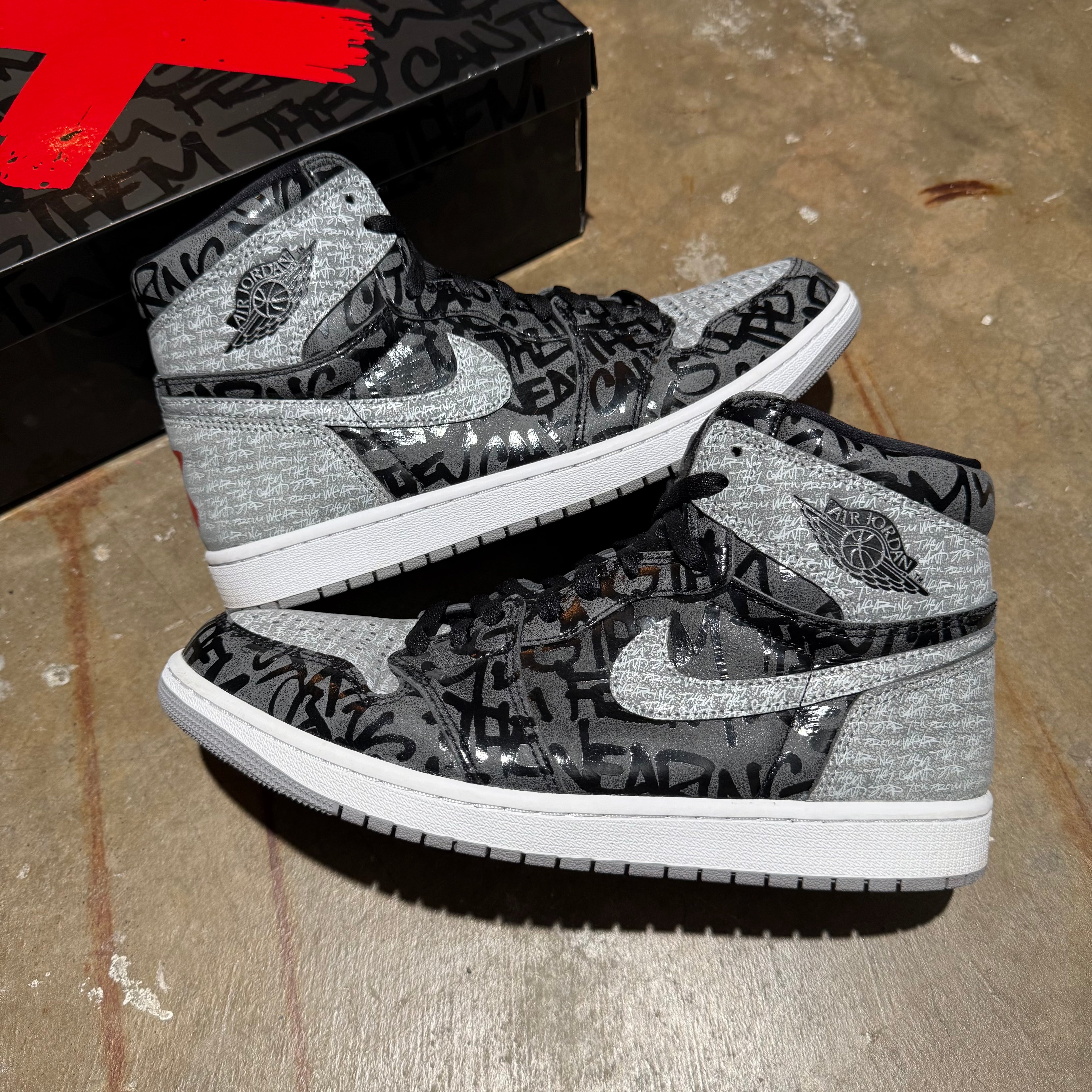 size 11 - Jordan 1 High Retro ' Rebillionaire '