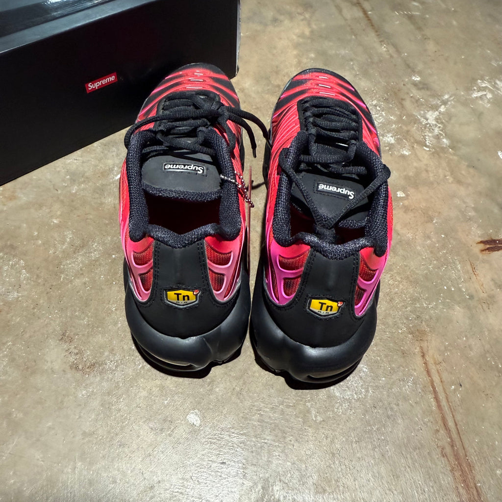 size 11.5 - Nike Air Max Plus ' Supreme '