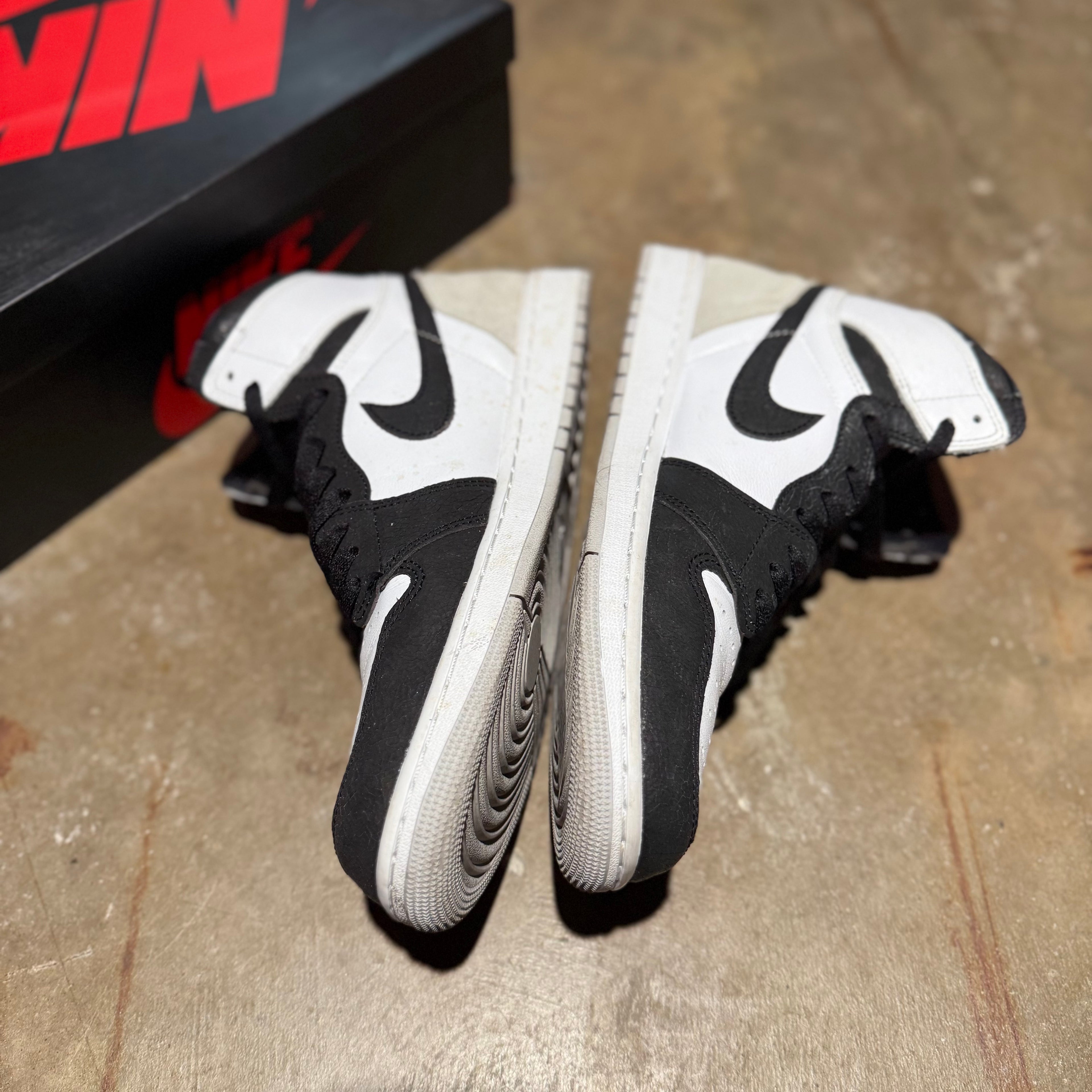 size 11 - Jordan 1 High Retro ' Bleached Coral '