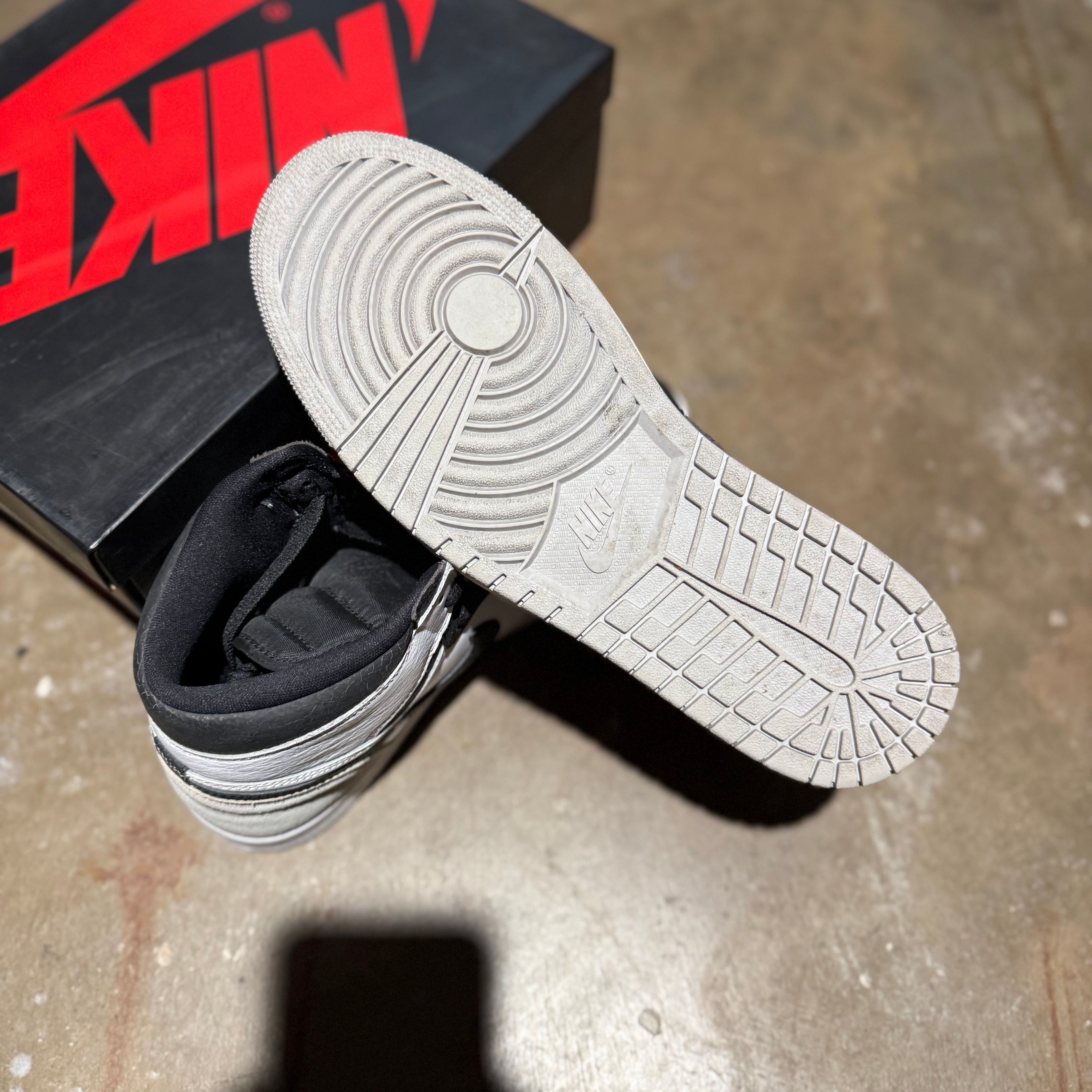 size 11 - Jordan 1 High Retro ' Bleached Coral '