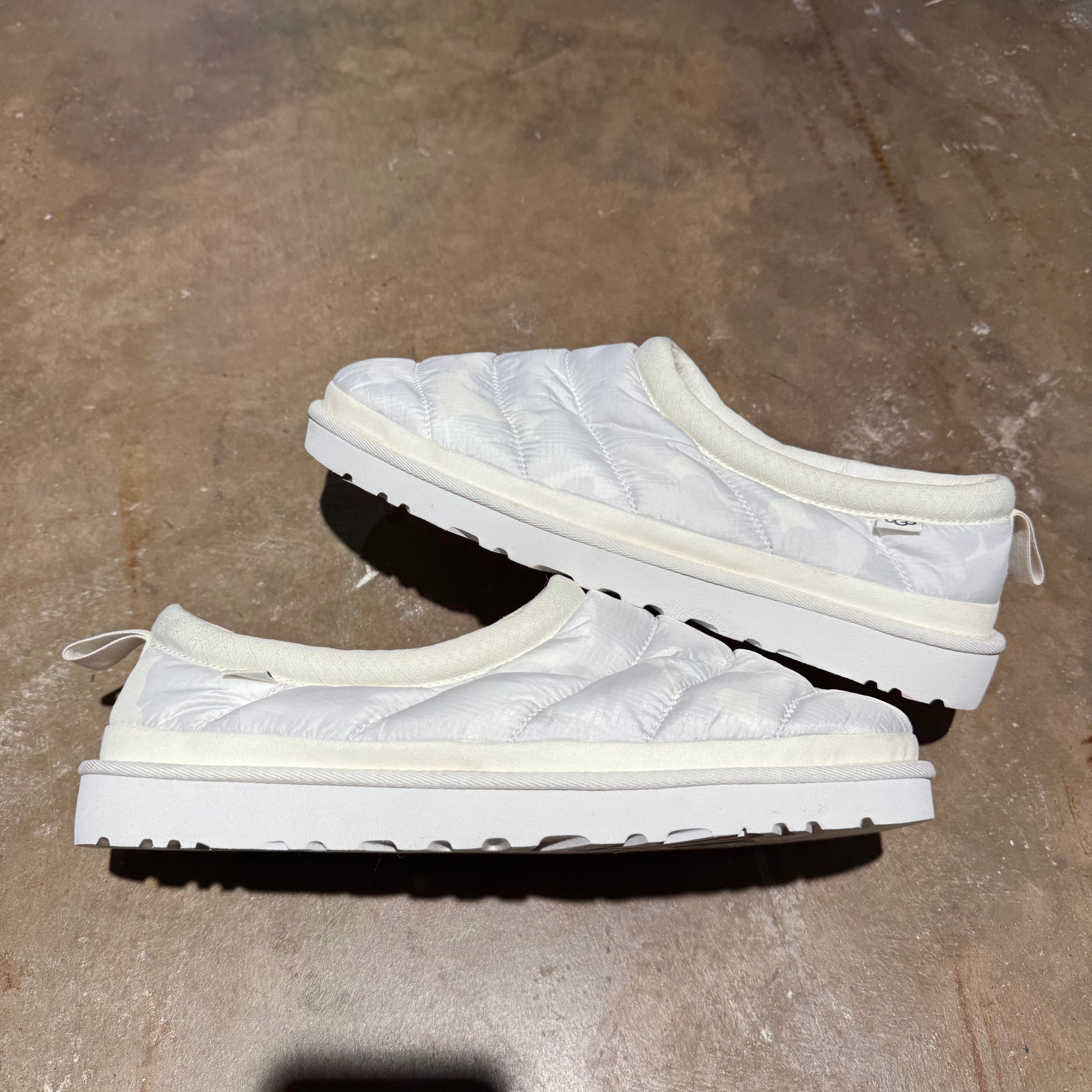 size 11 - Sample UGG Tasman LTA ' White Poppy '