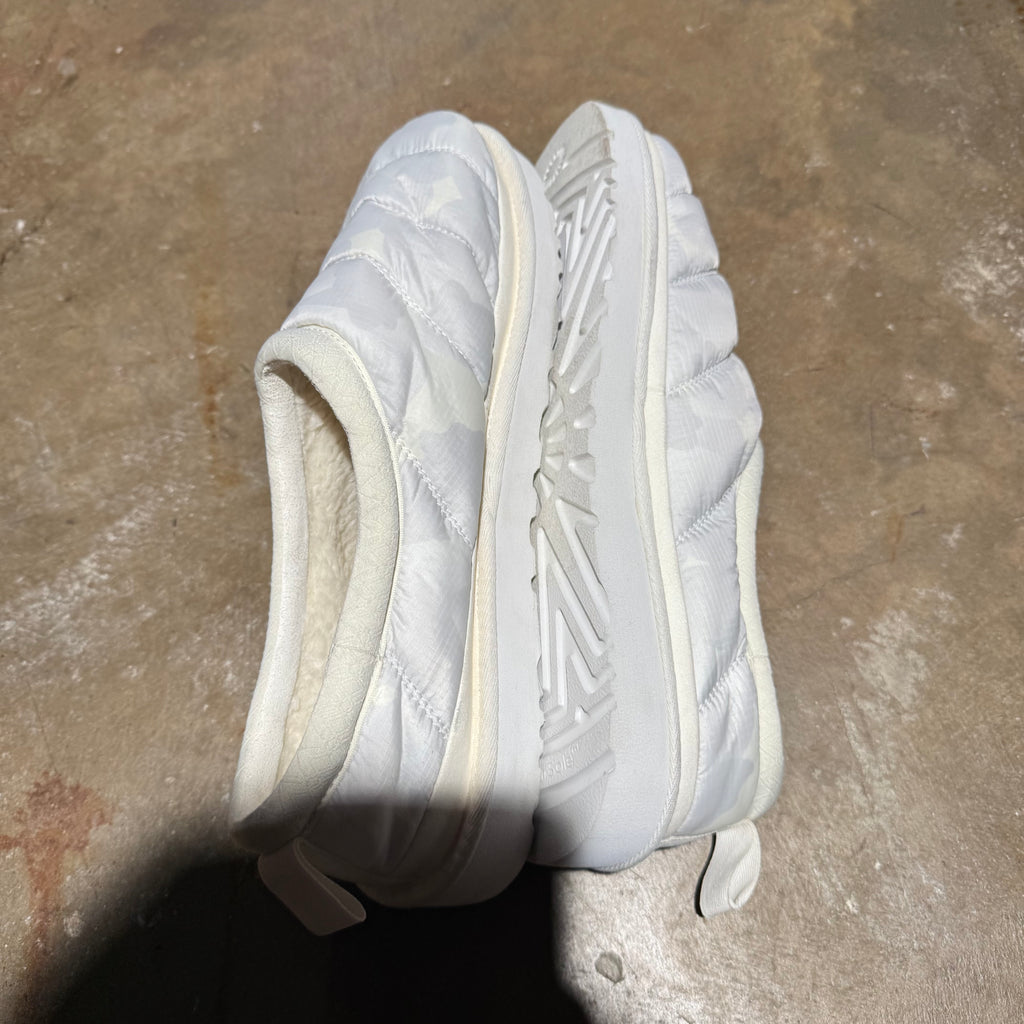 size 11 - Sample UGG Tasman LTA ' White Poppy '