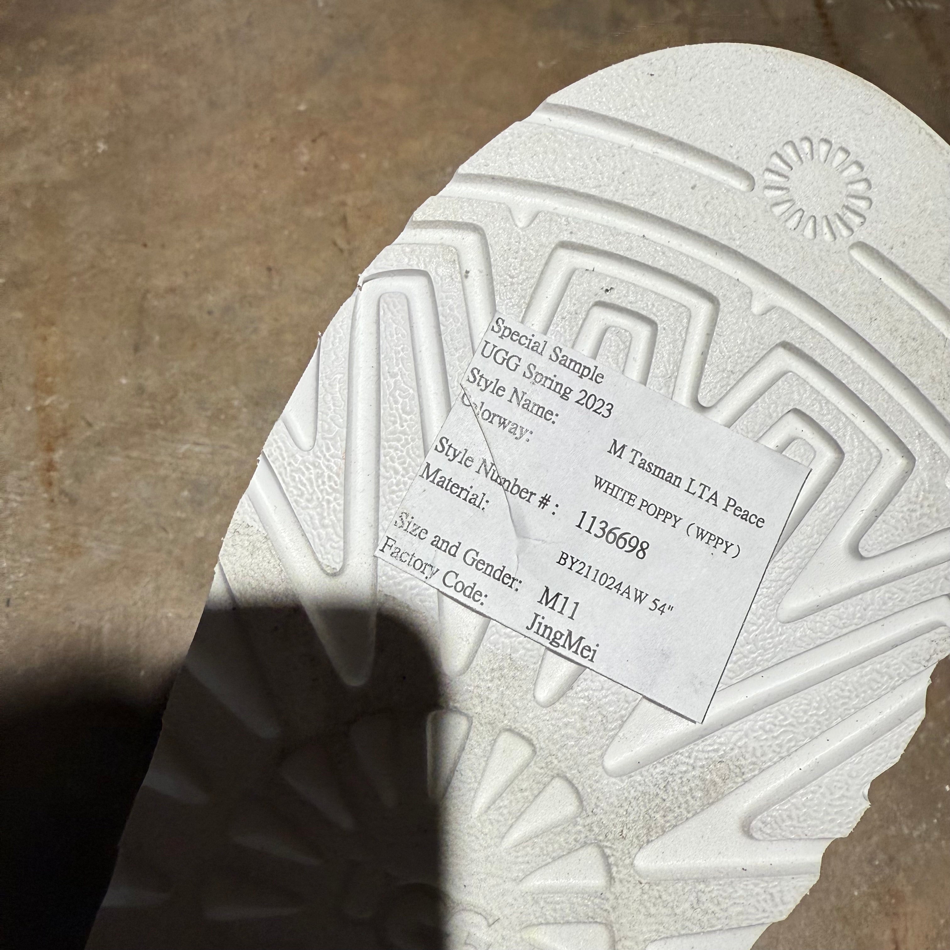 size 11 - Sample UGG Tasman LTA ' White Poppy '