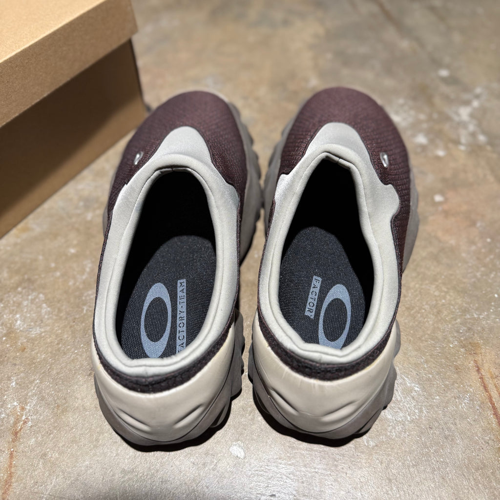 size 10.5 - Oakley Factory Team Chop Saw Mule ' Maroon Espresso Brain Dead '