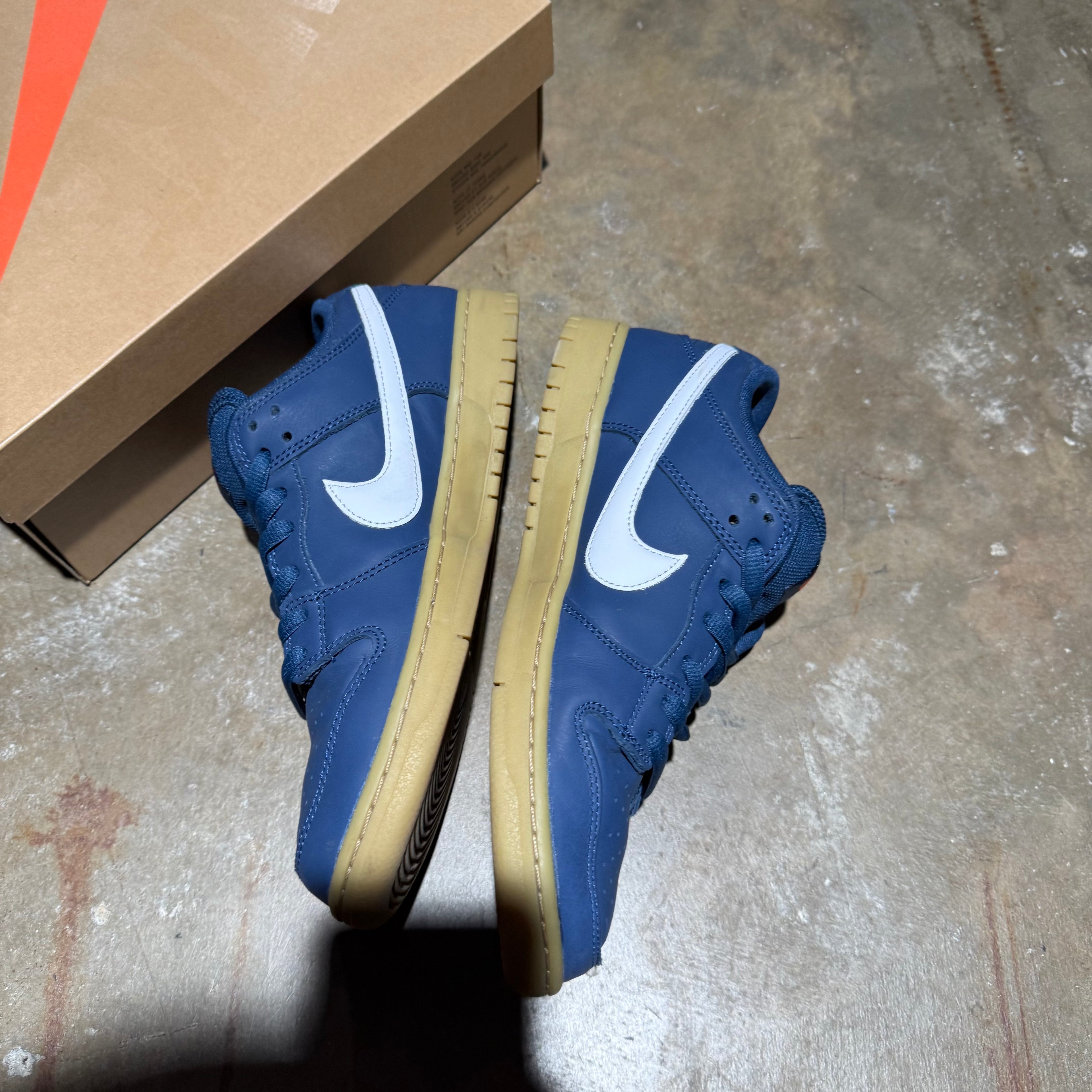 size 10 - Dunk Low sb ' Navy Gum '