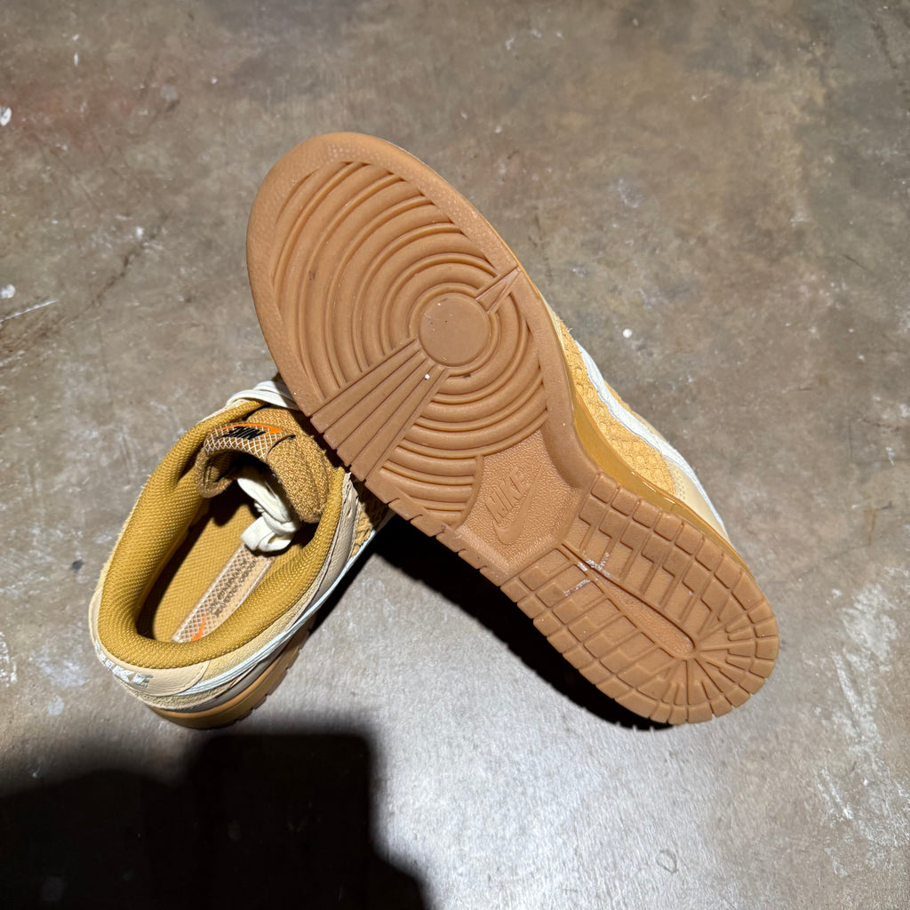 size 10 - Dunk Low ' Waffle '