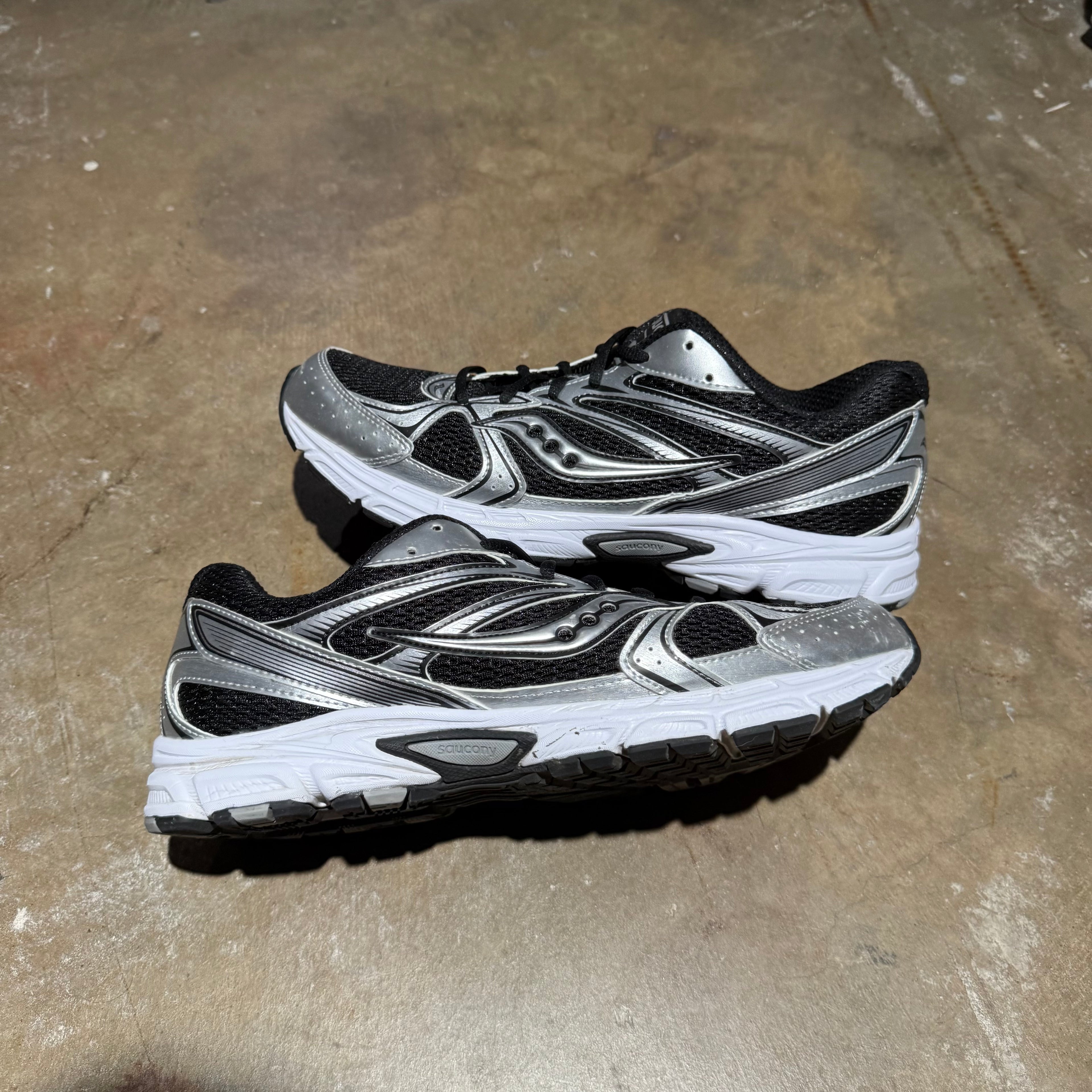 size 10m - Saucony Grid Ride Millennium ' Black Silver '