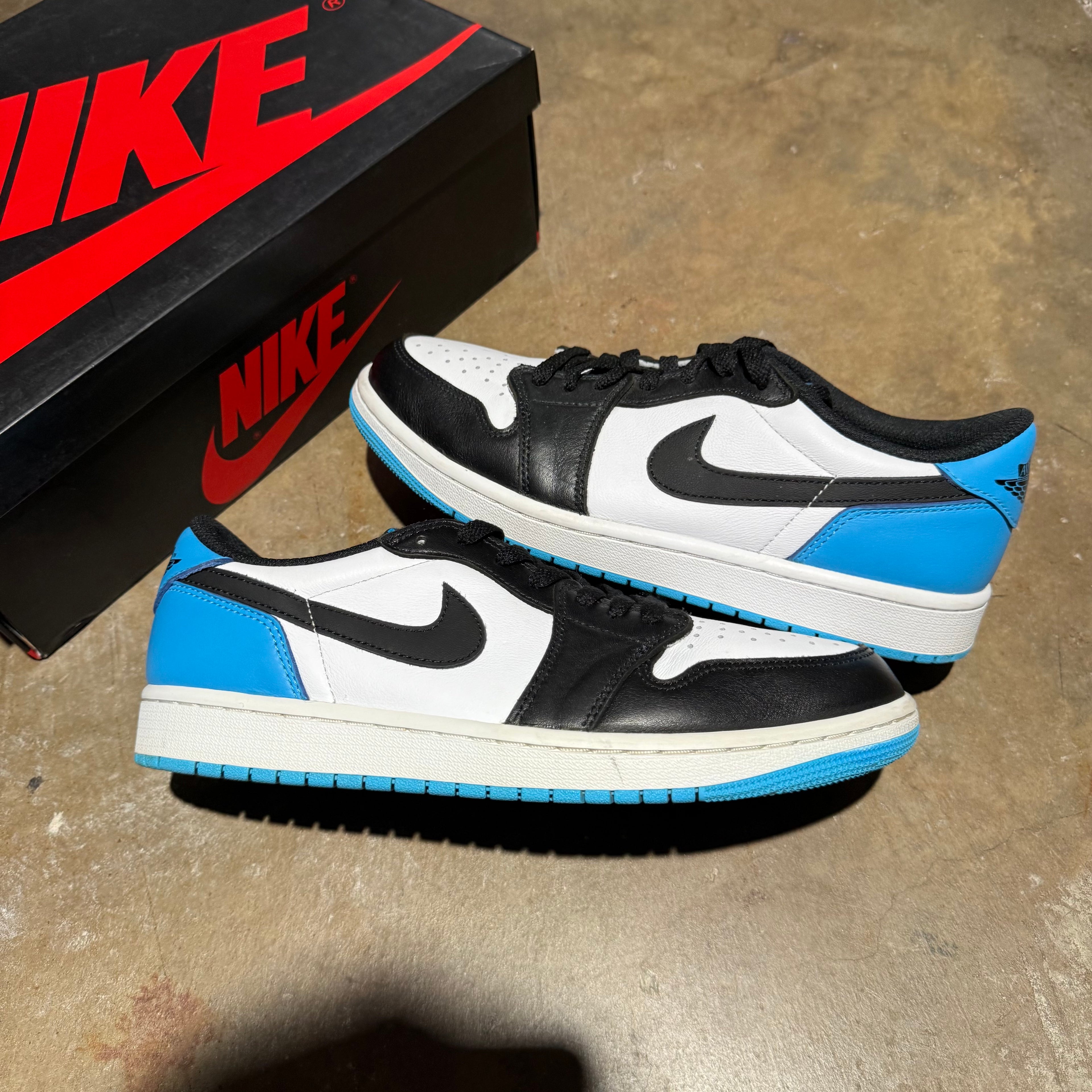 size 9 - Jordan 1 Low Retro ' Powder Blue '