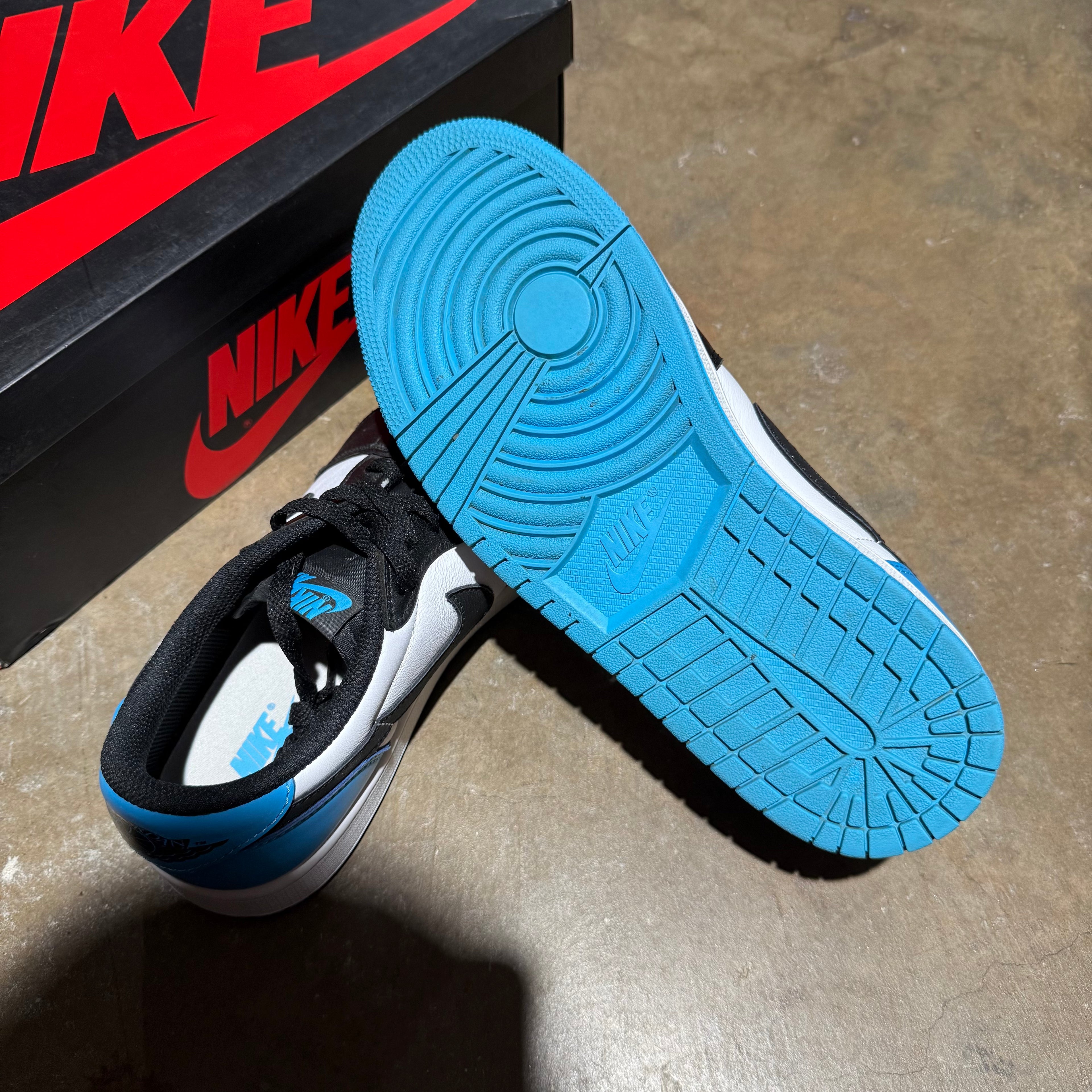 size 9 - Jordan 1 Low Retro ' Powder Blue '
