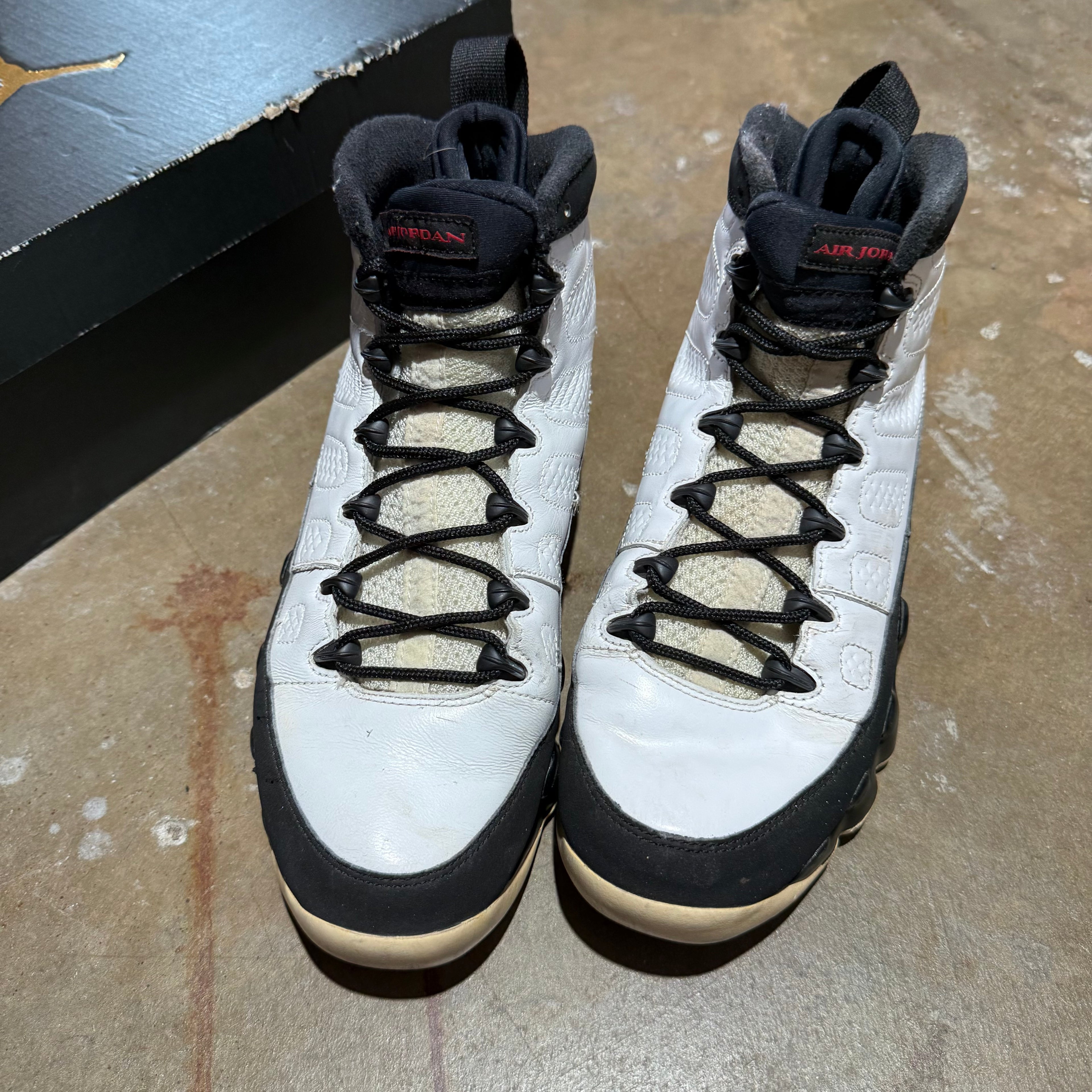 size 9 - Jordan 9 Retro ' OG 2019 '