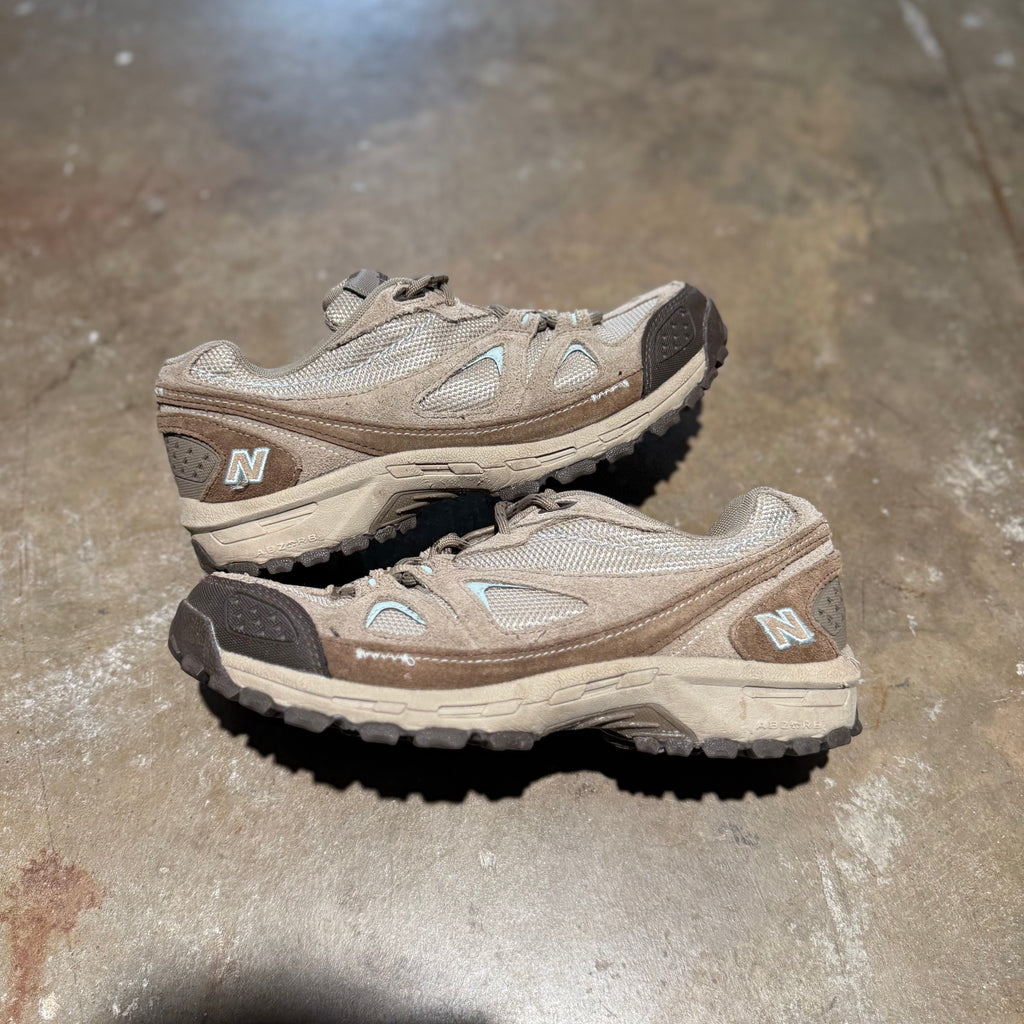 size 8 - New Balanace 606 Trail Shoes ' Cream '