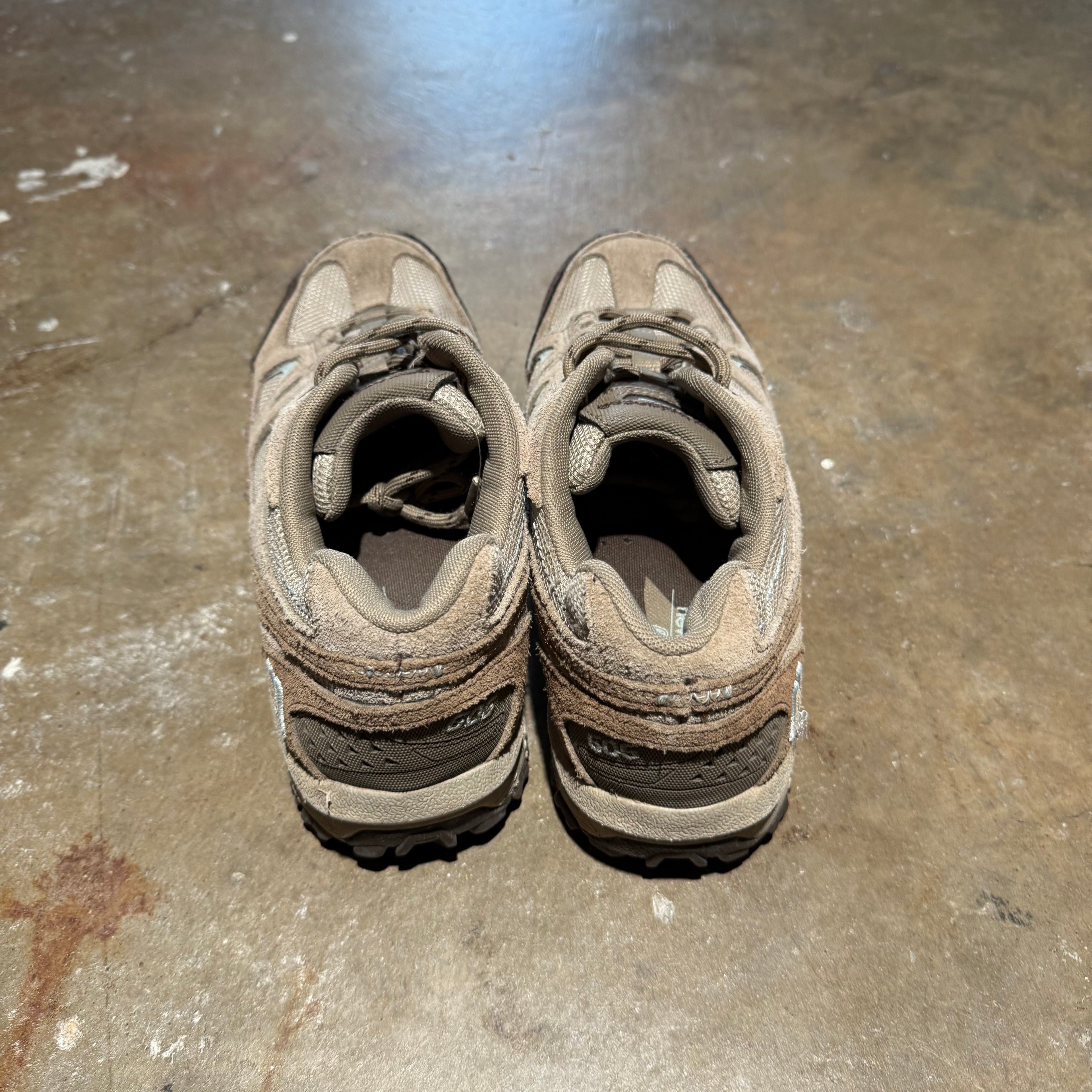 size 8 - New Balanace 606 Trail Shoes ' Cream '