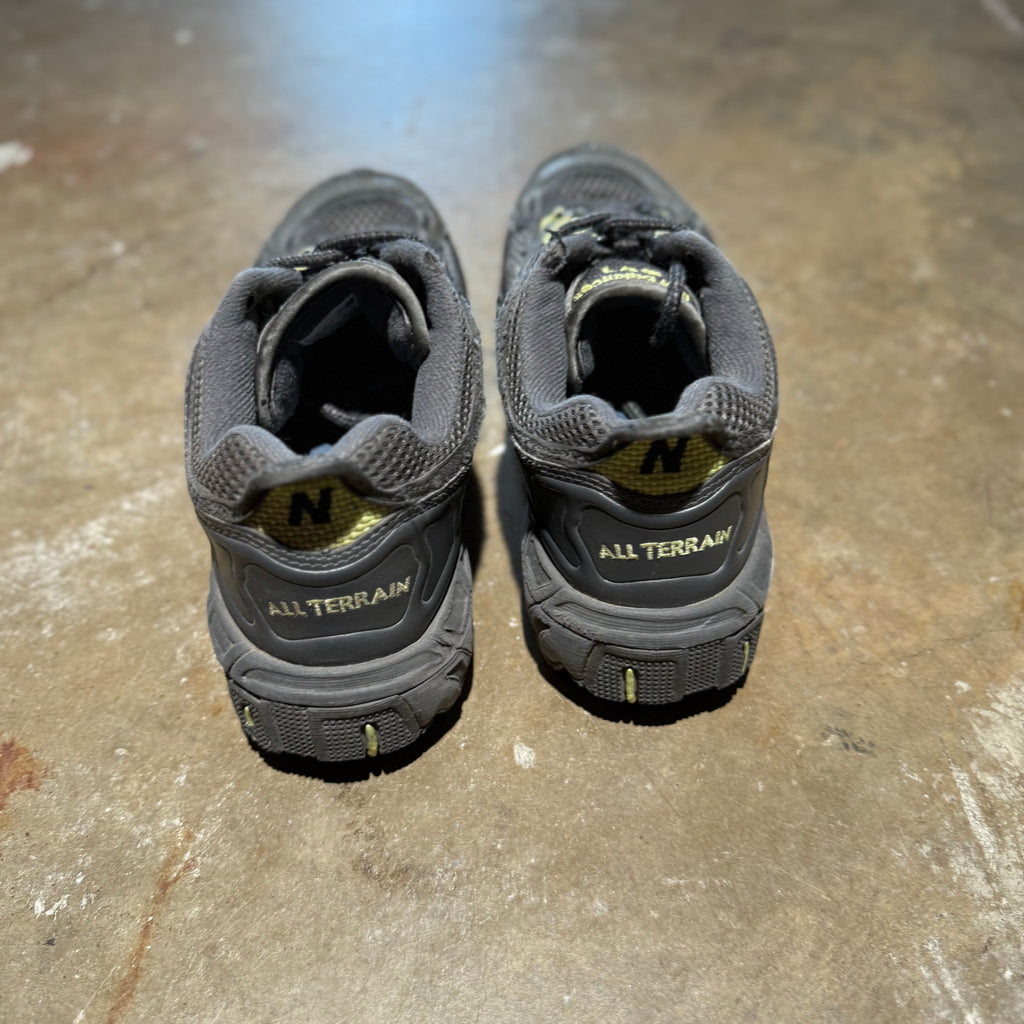 size 8 - New Balance 801 ' Grey Green '