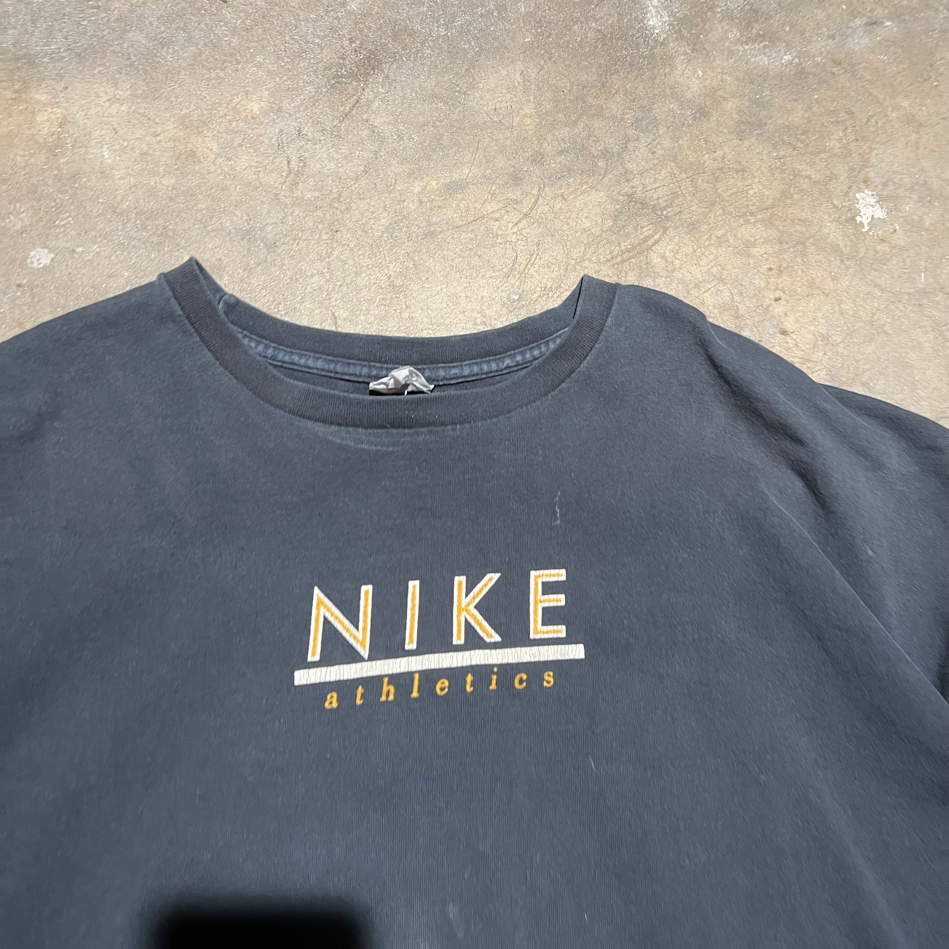 size xxl - Vintage ' Nike Athletics ' Tee