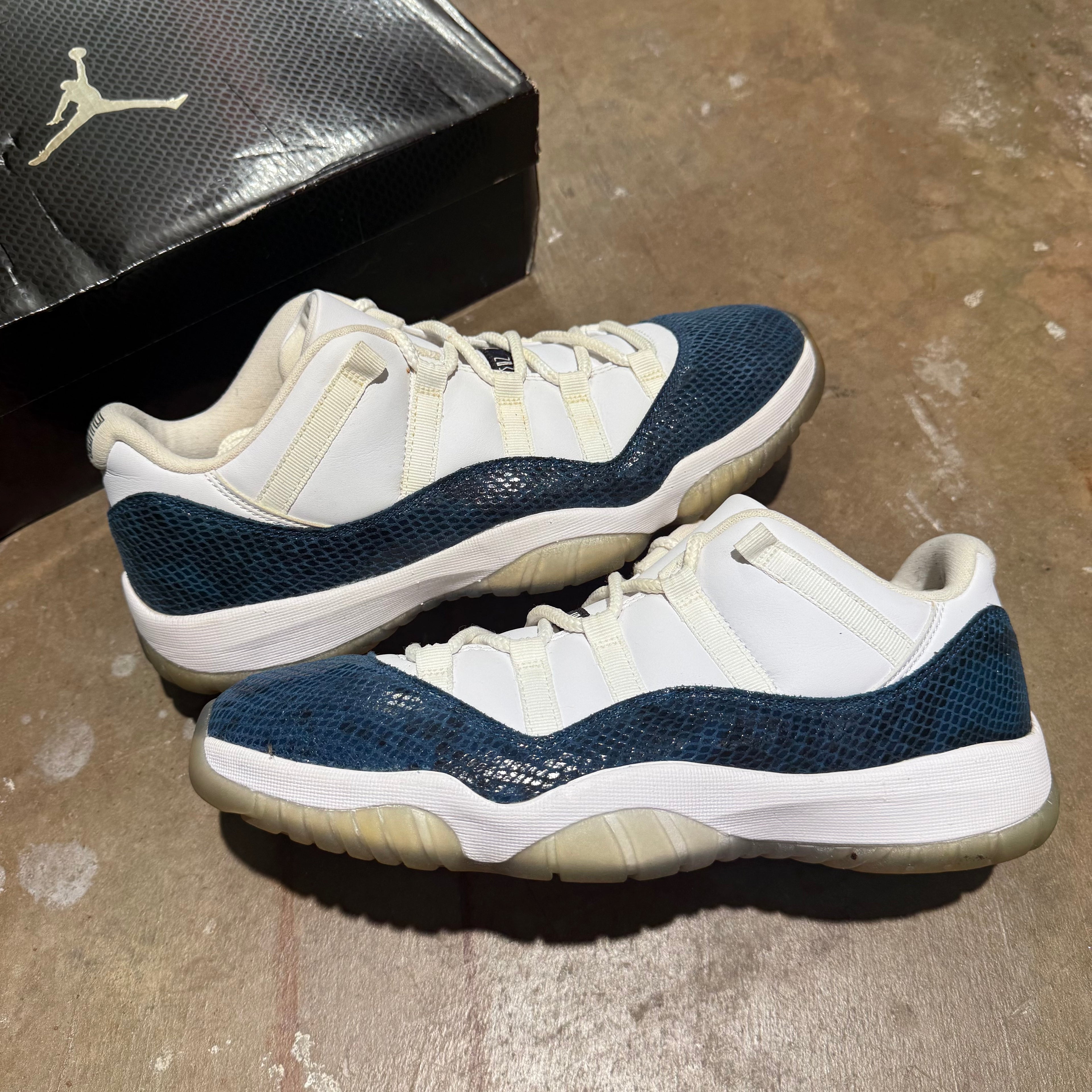size 11 - jordan 11 Low ' Snake Navy 2019 '