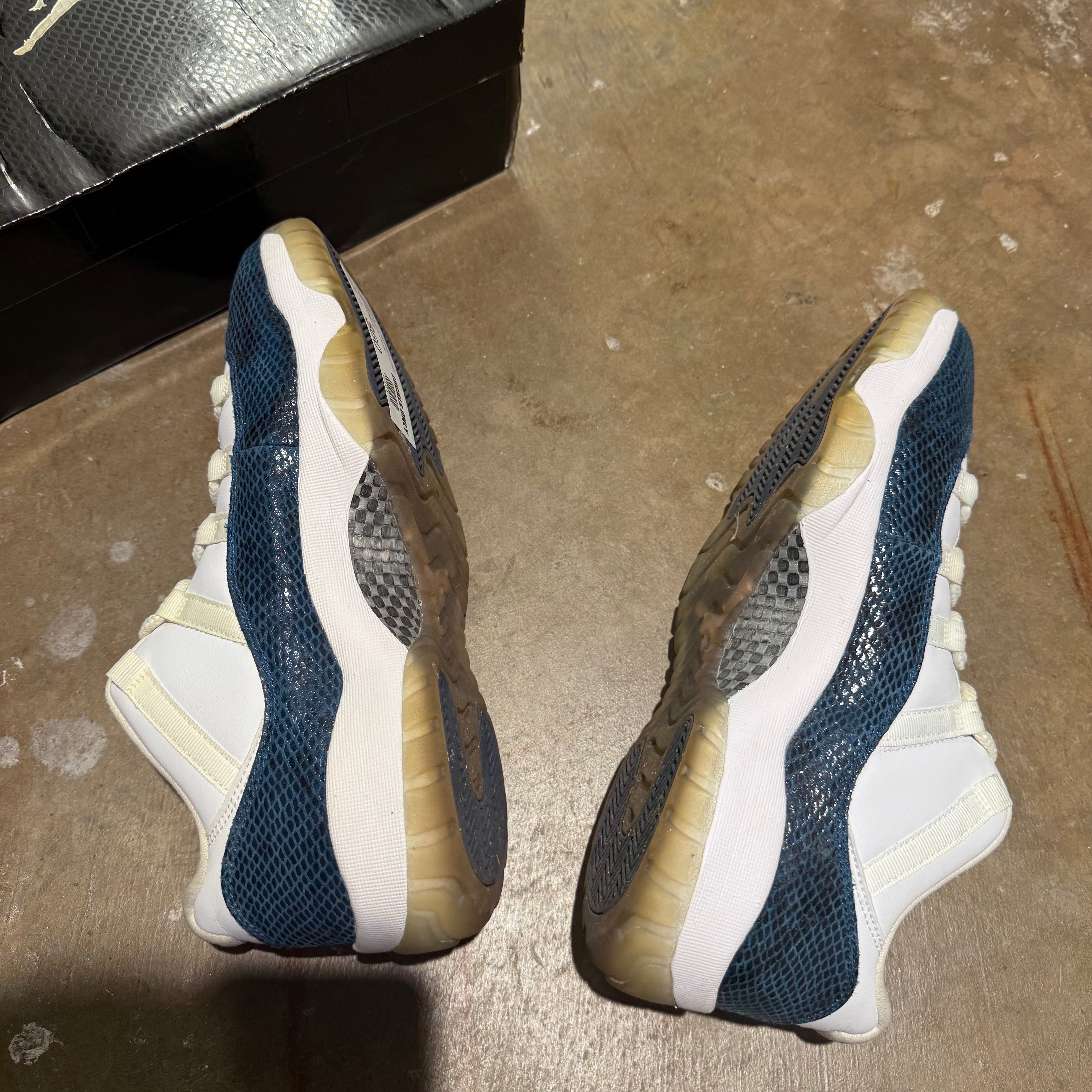 size 11 - jordan 11 Low ' Snake Navy 2019 '