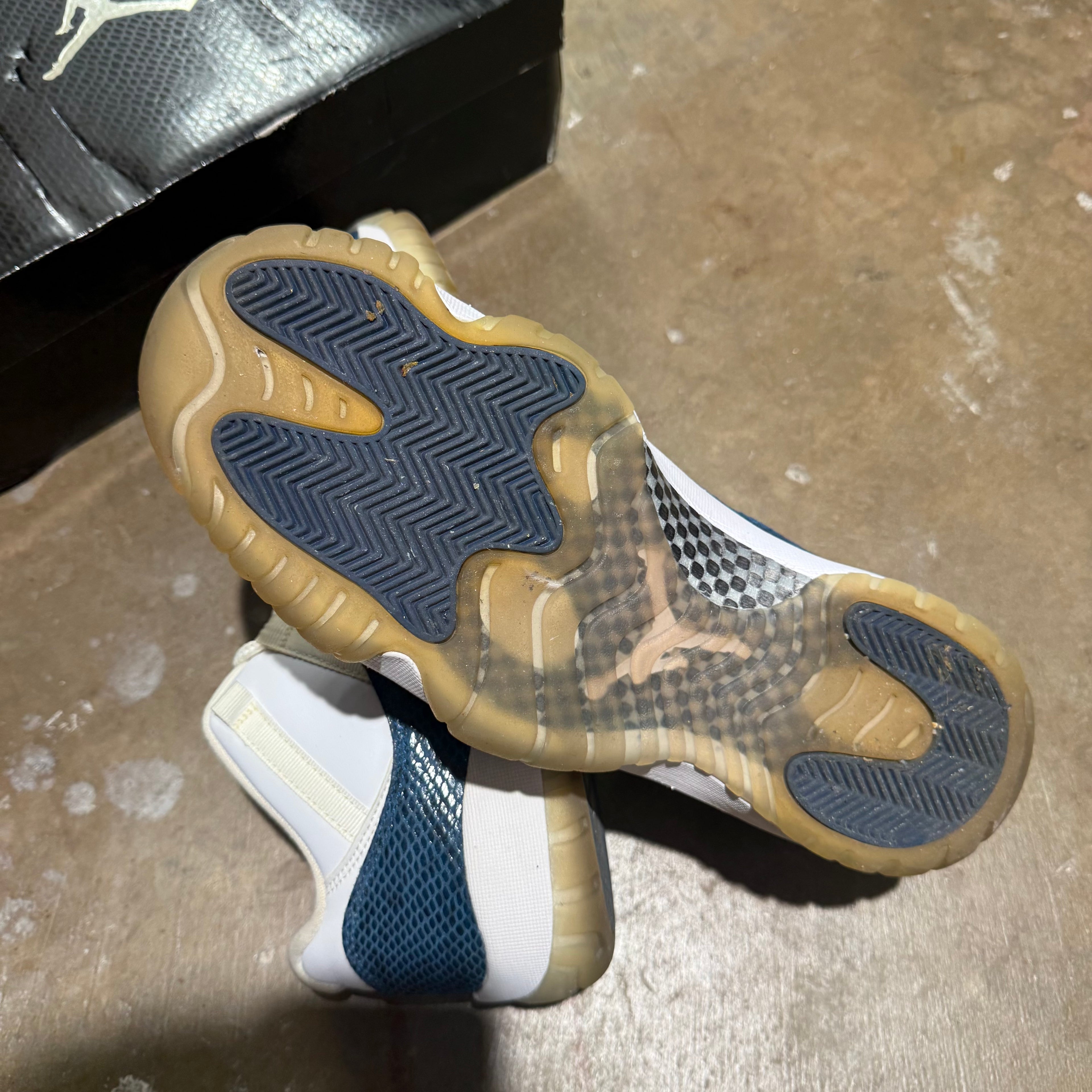 size 11 - jordan 11 Low ' Snake Navy 2019 '